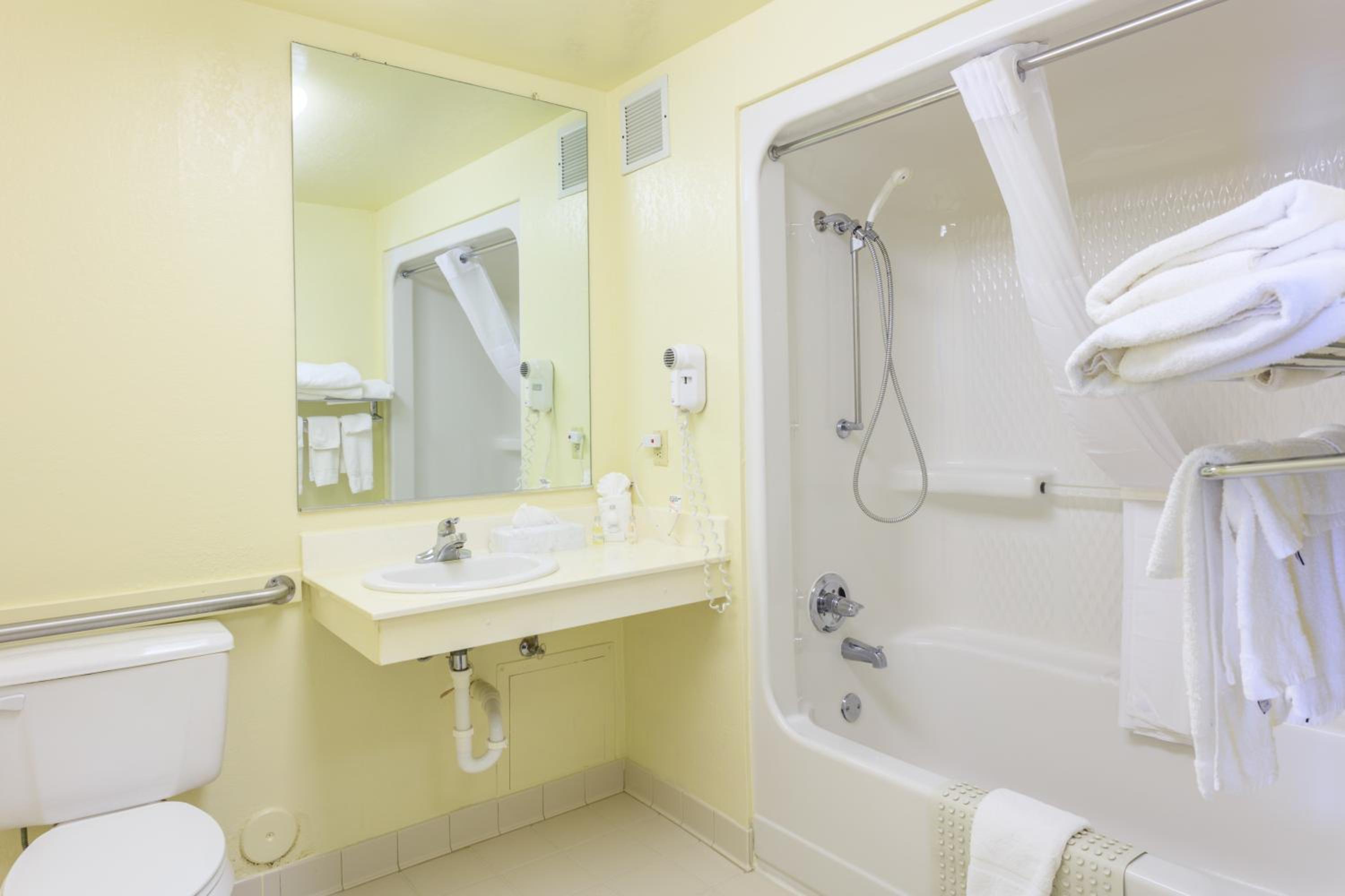 King Room - Disability Access - Photo 2