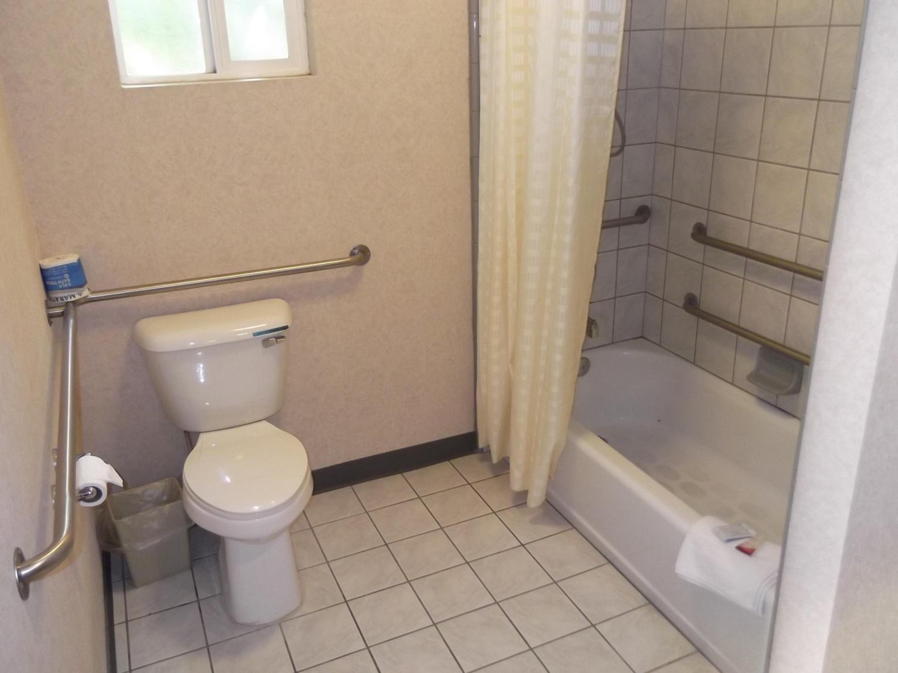 Queen Room photo 3