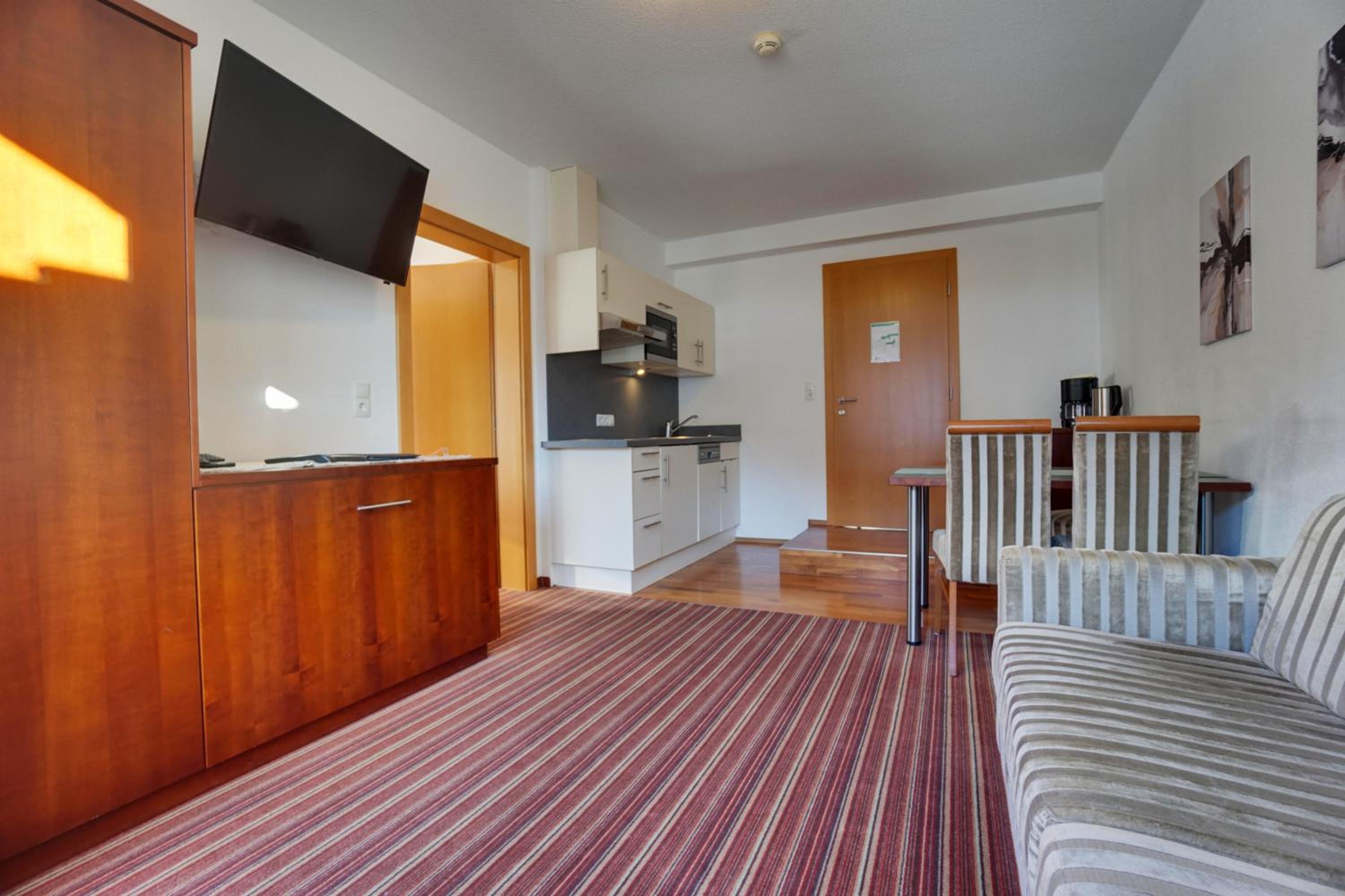 One-Bedroom Apartment with Balcony photo 3