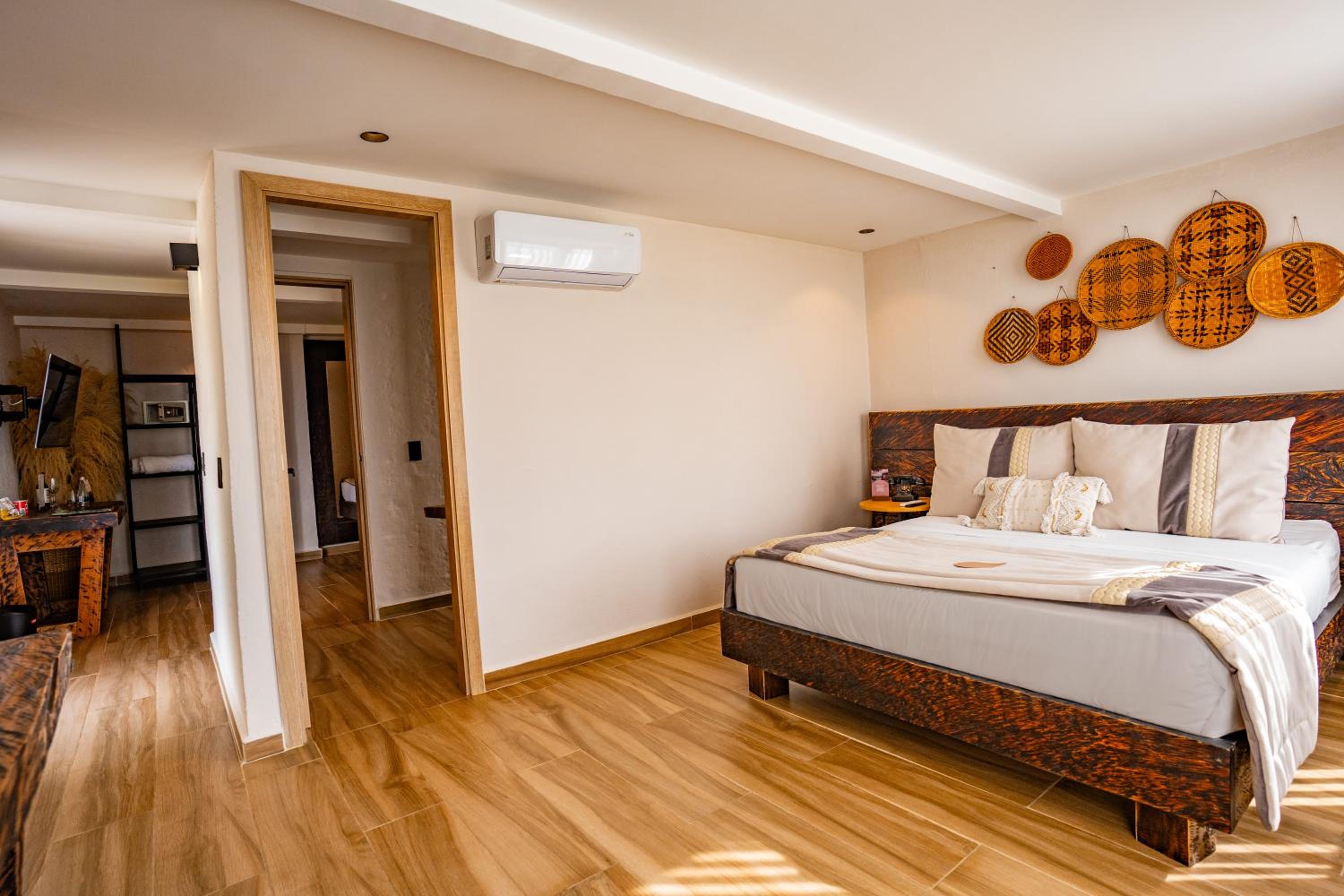 Standard Double Suite