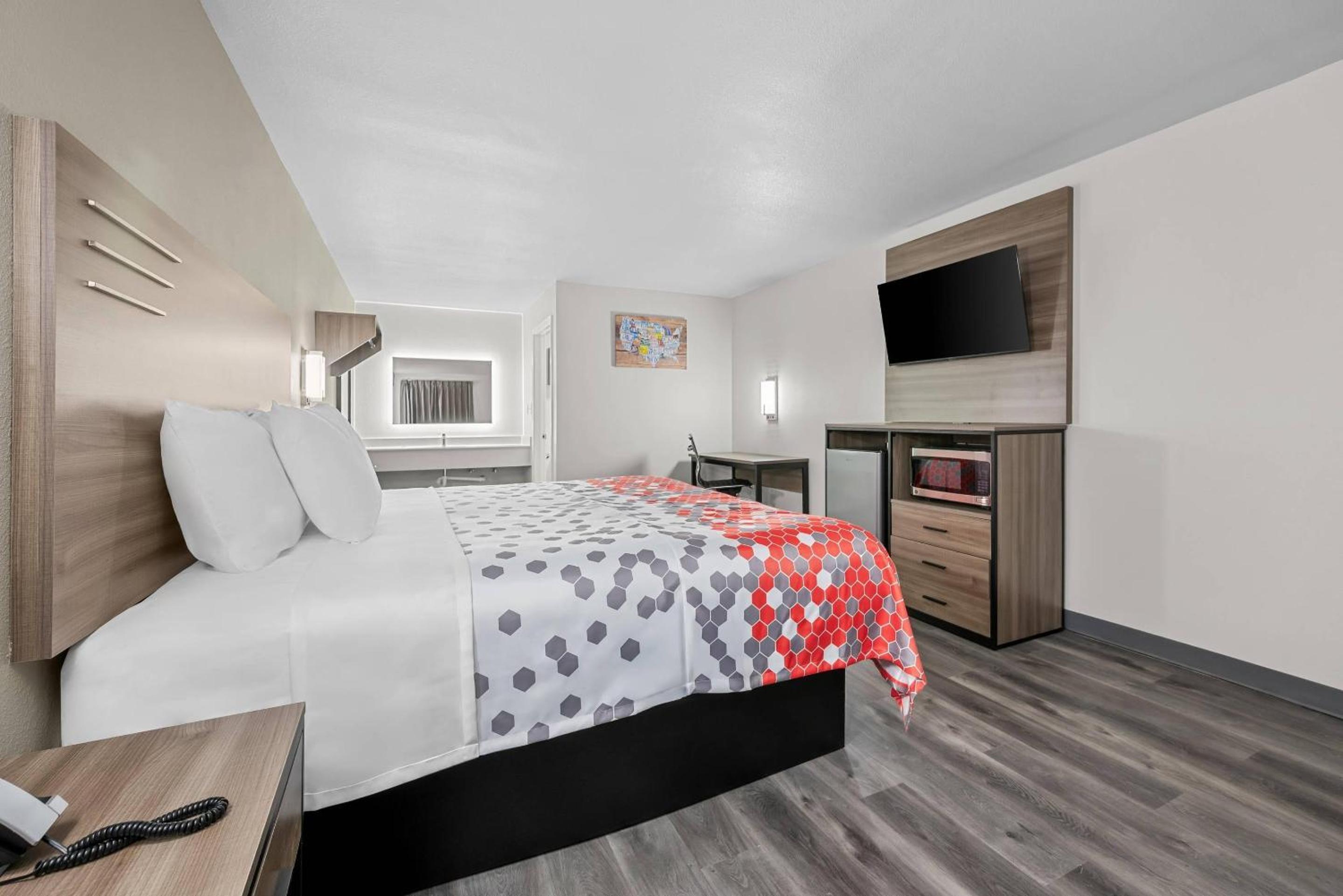 King Room - Non Smoking photo 1