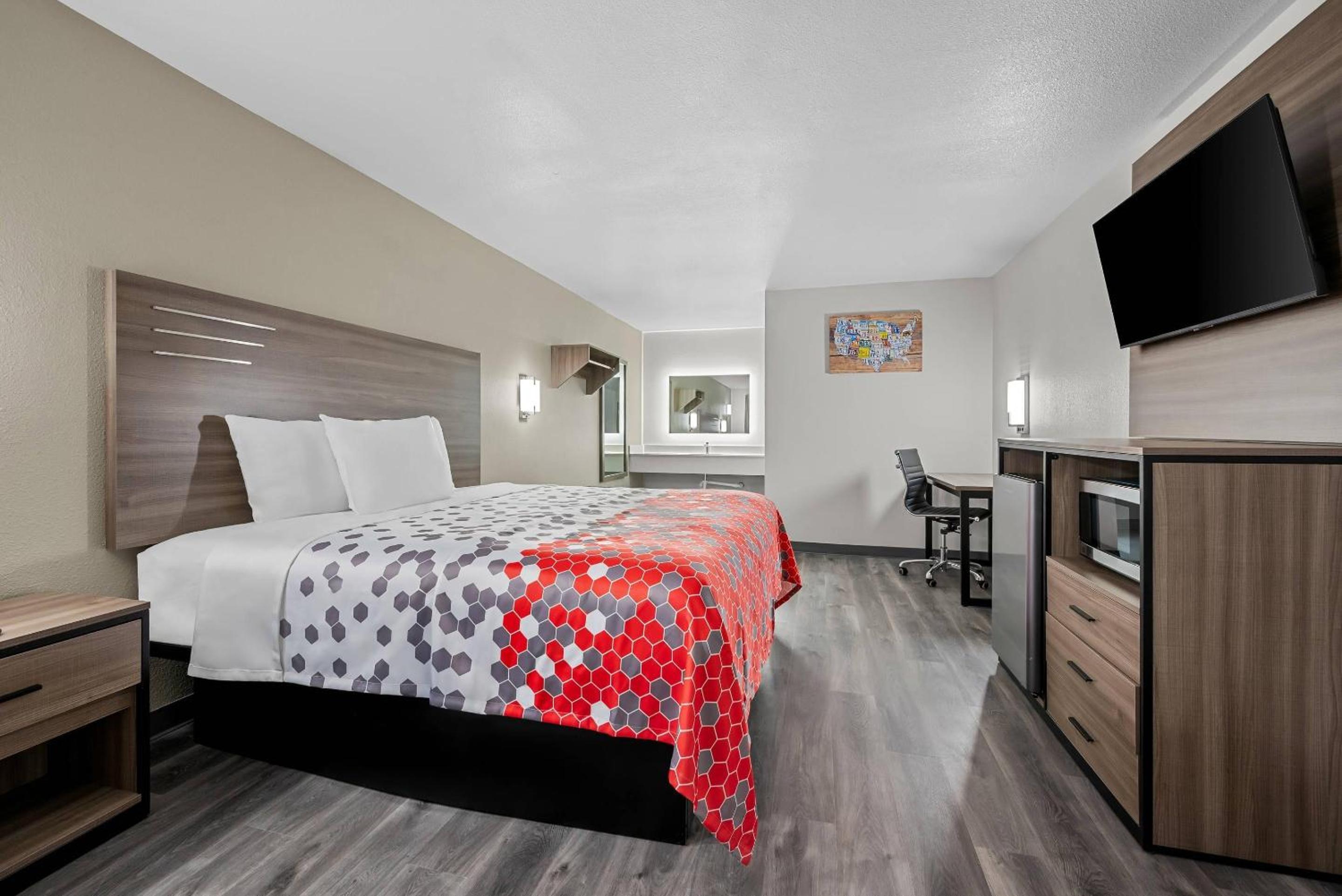 King Room - Non Smoking photo 2
