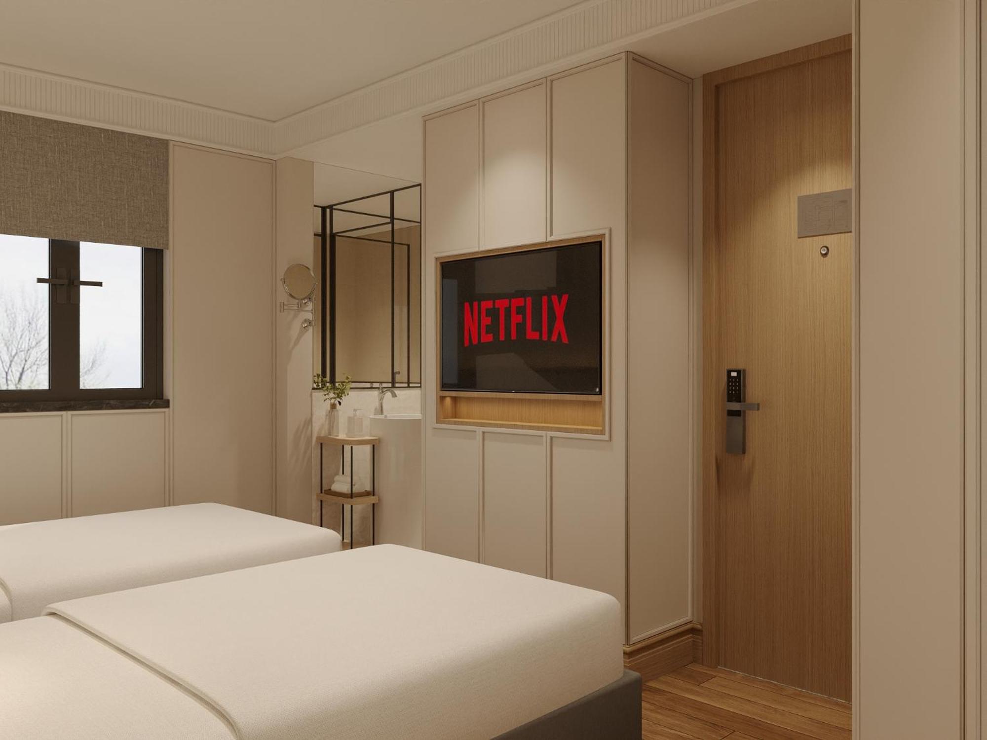 Triple Room with Window