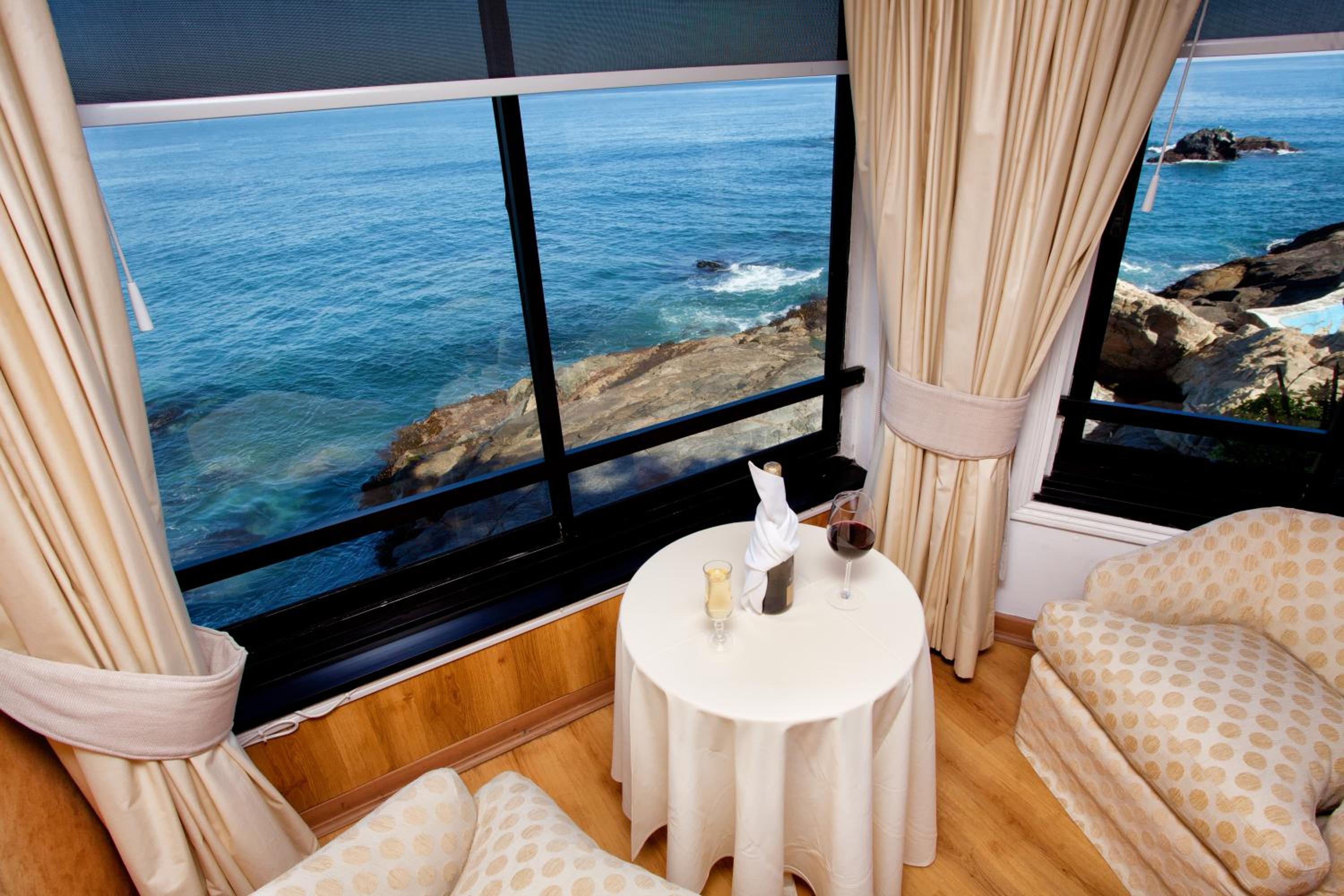 Junior Suite with Ocean View photo 2