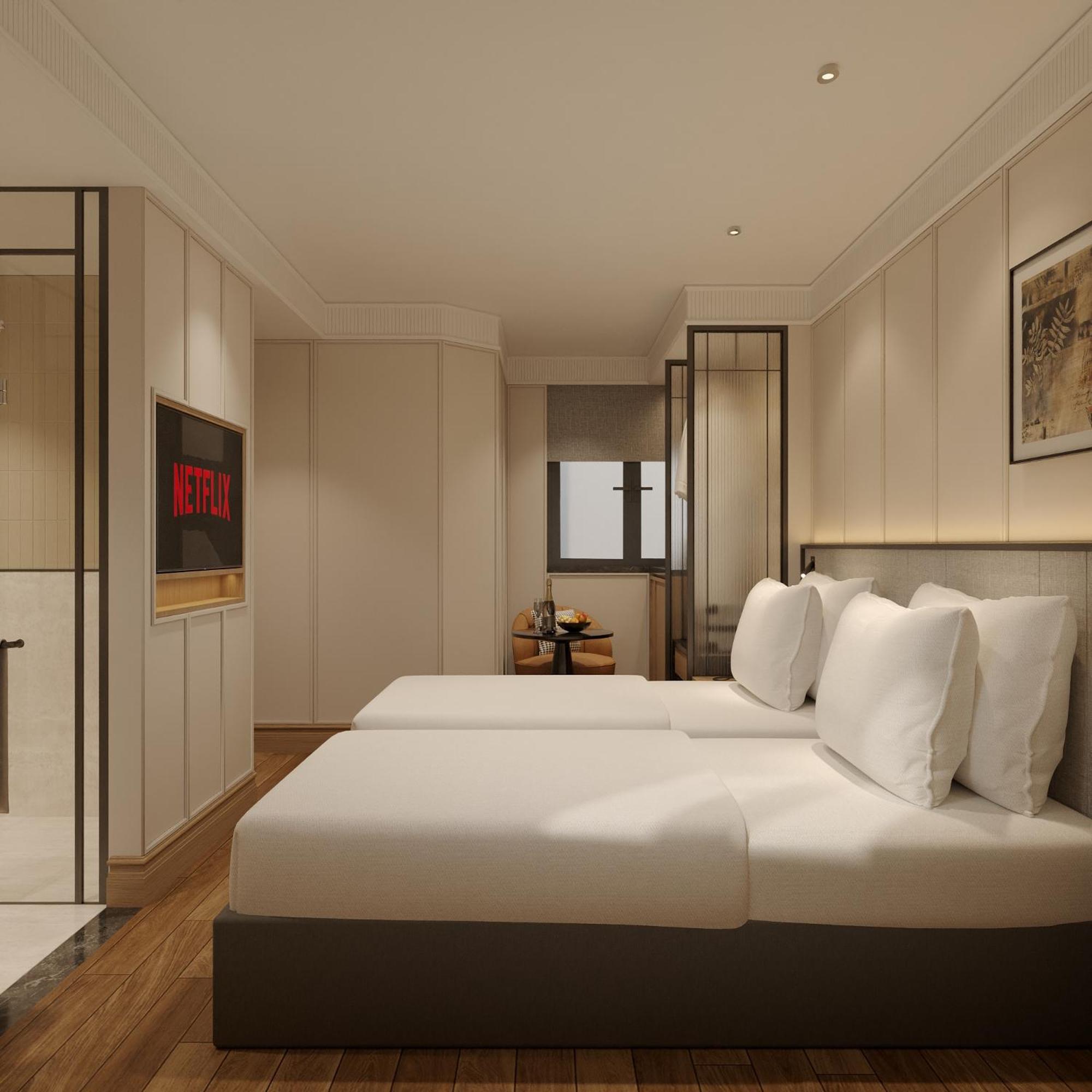 Junior Suite with City View