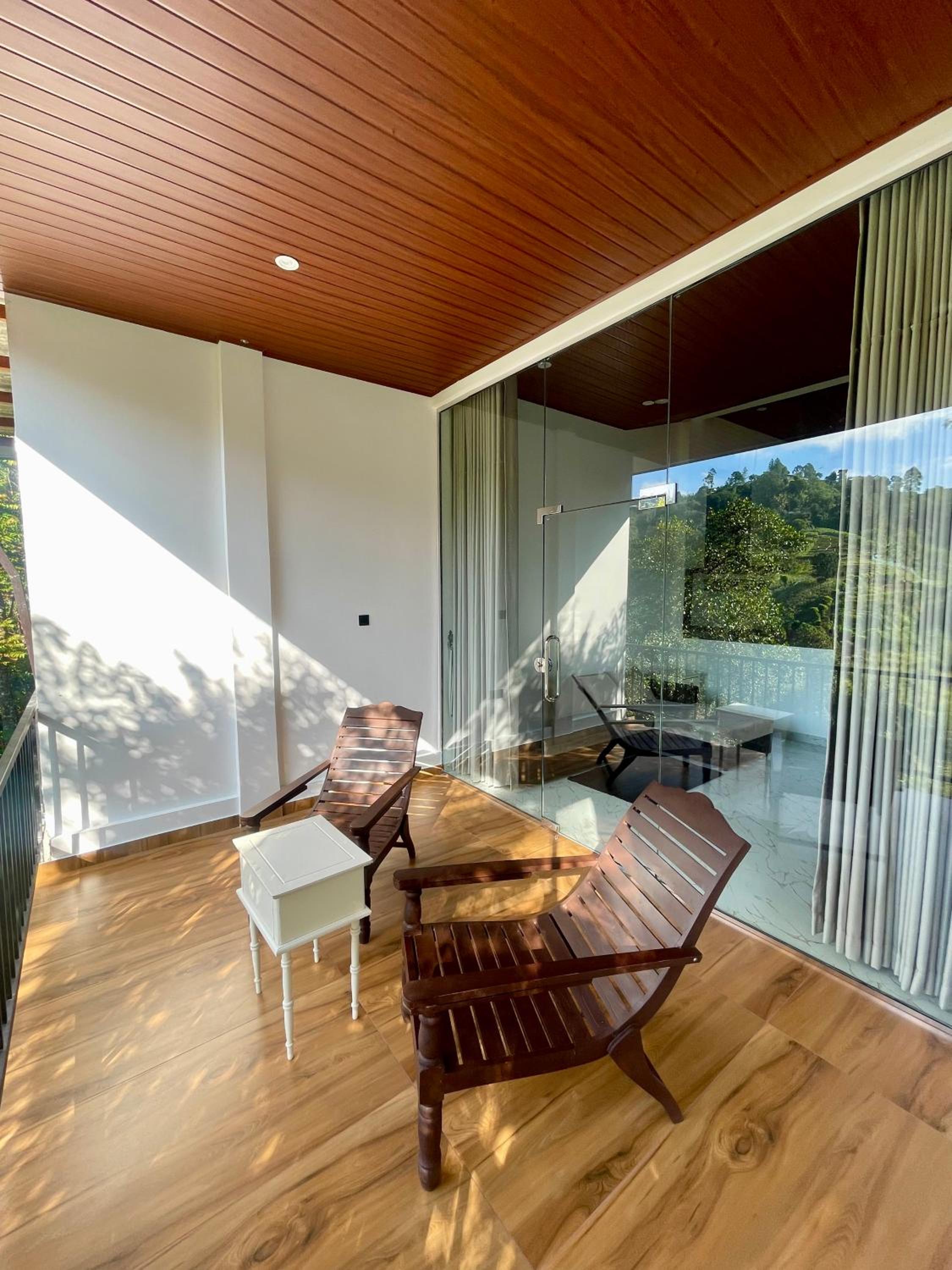 Deluxe Double Room with Balcony photo 3