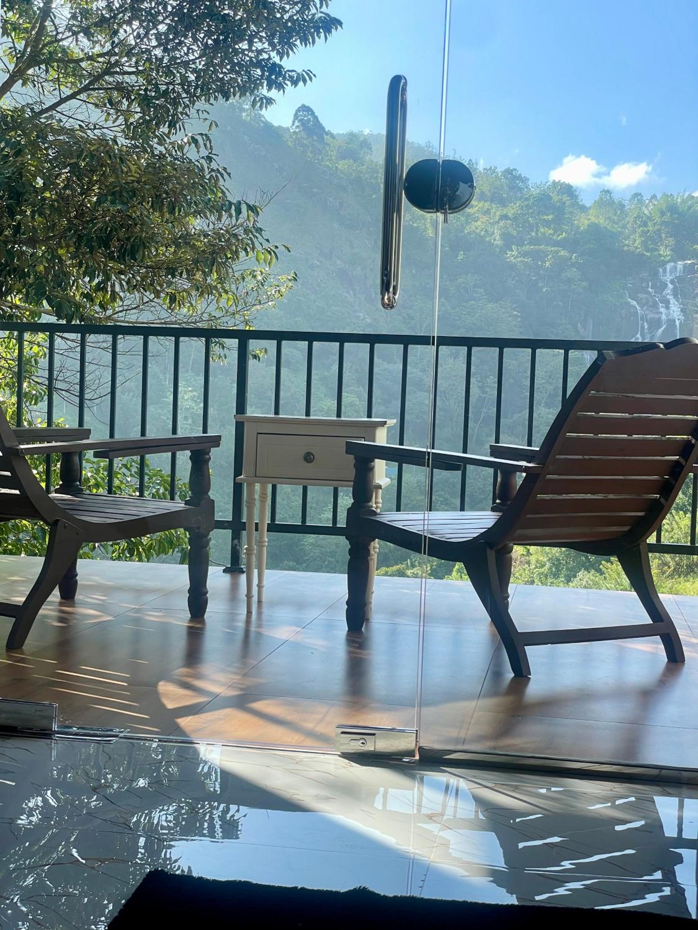 Deluxe Double Room with Balcony photo 2