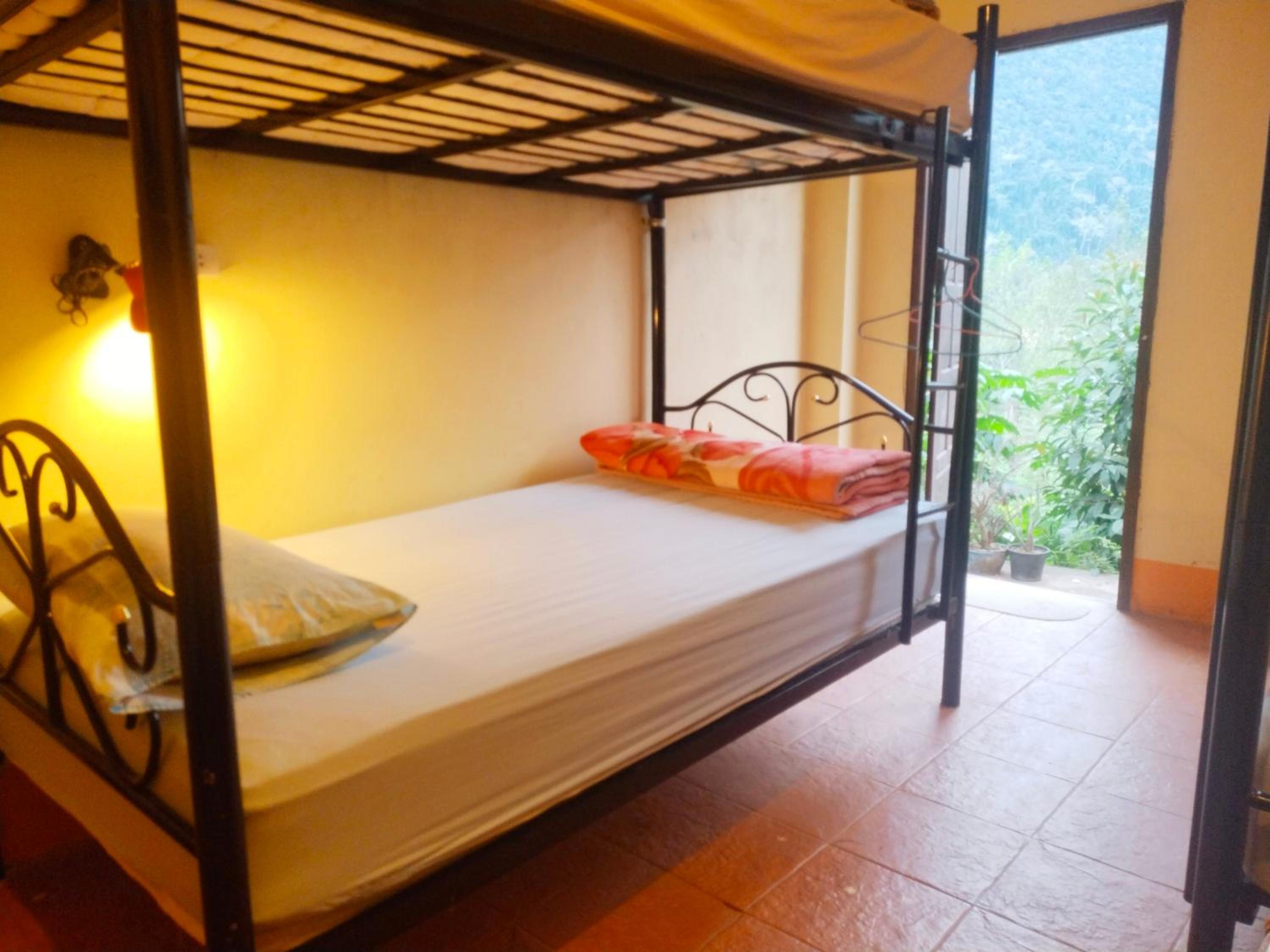 Bed in 6-Bed Mixed Dormitory Room photo 3