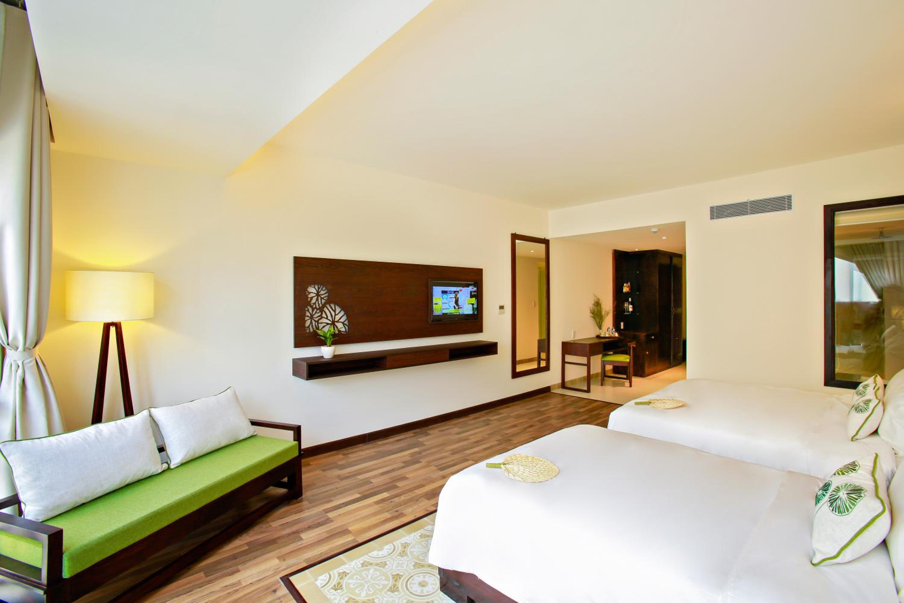 Superior Triple Room photo 3
