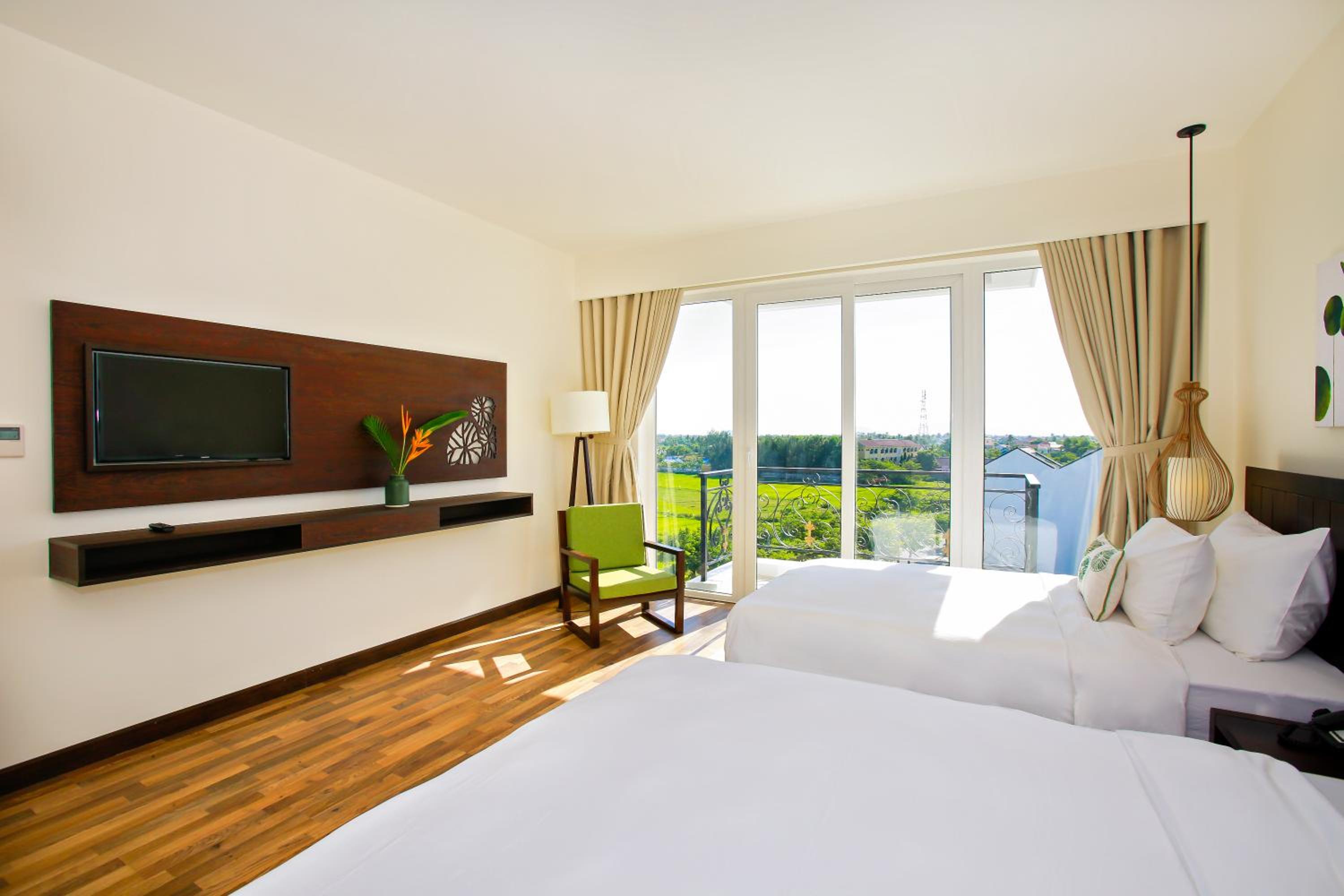 Deluxe Triple Room with Balcony