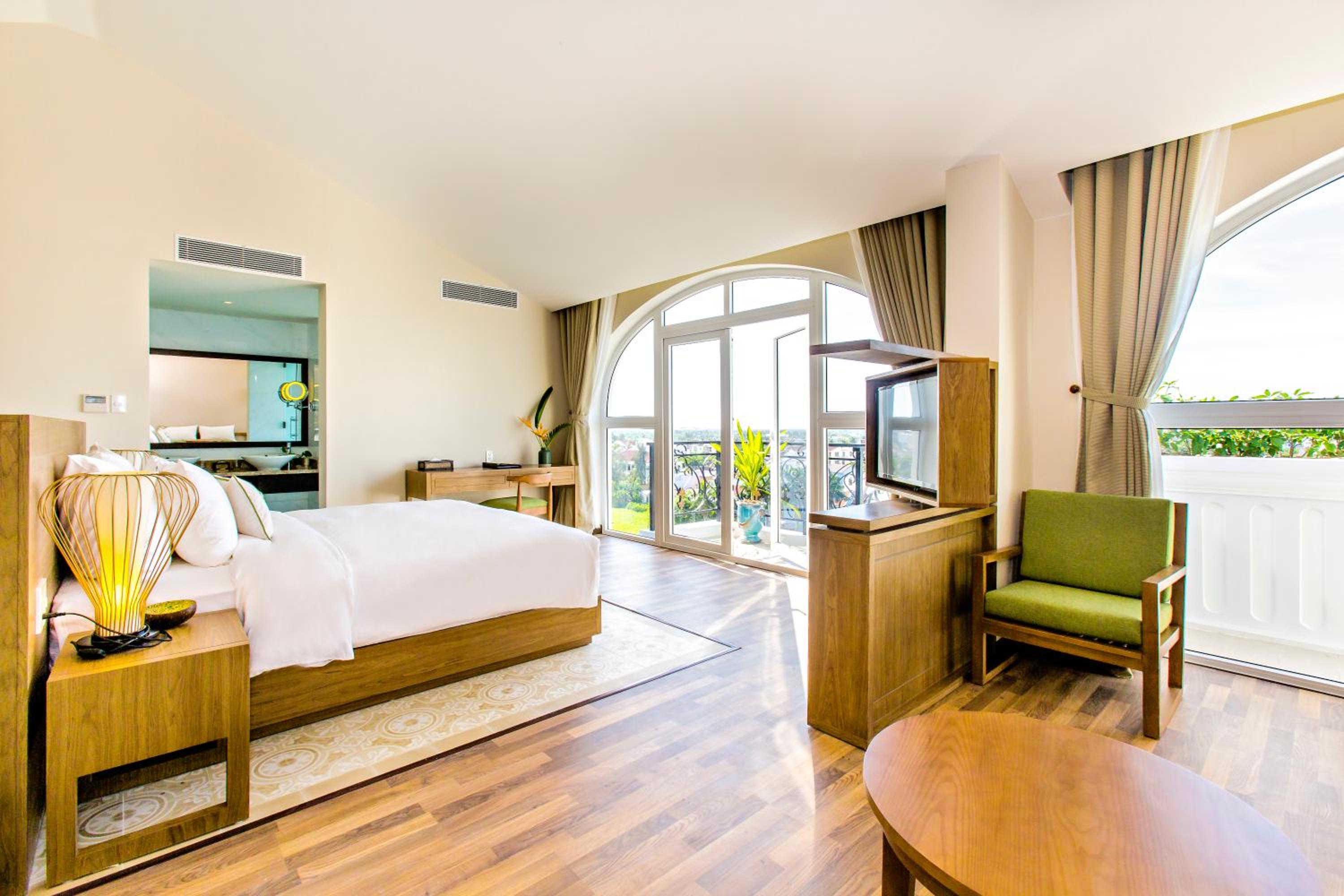 Suite with City View