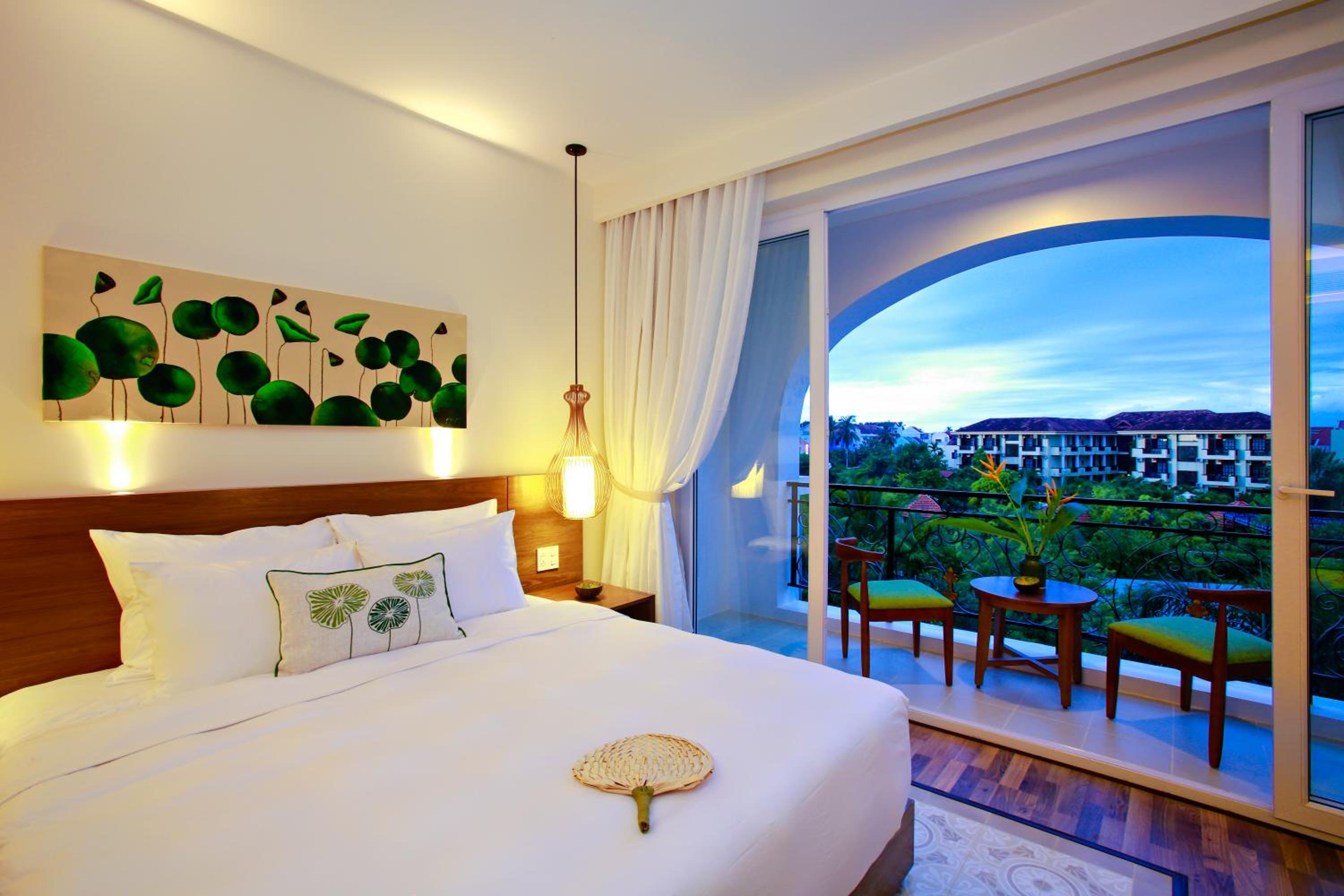 Deluxe Double or Twin Room with City View photo 2