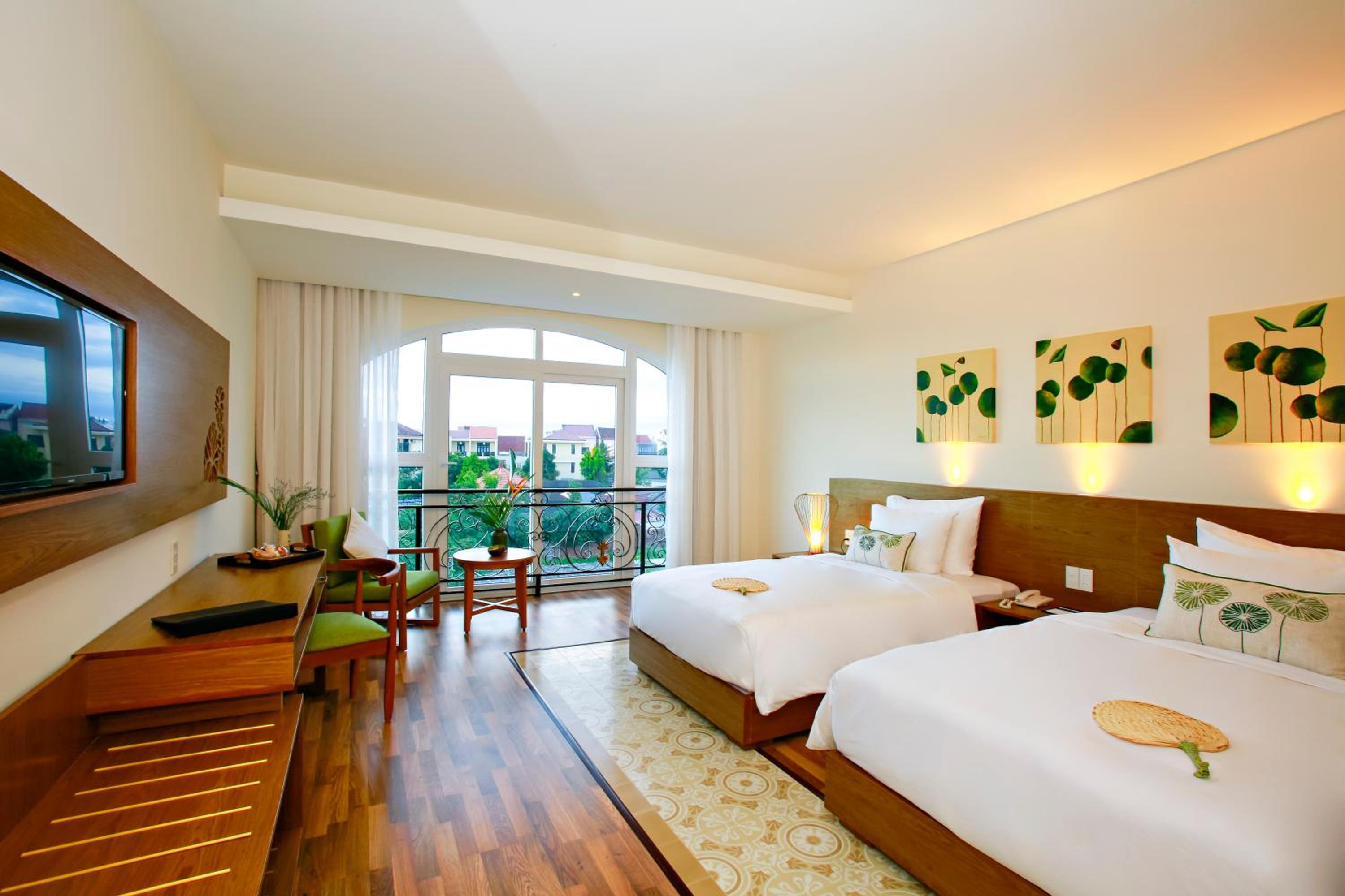 Deluxe Double or Twin Room with City View photo 3