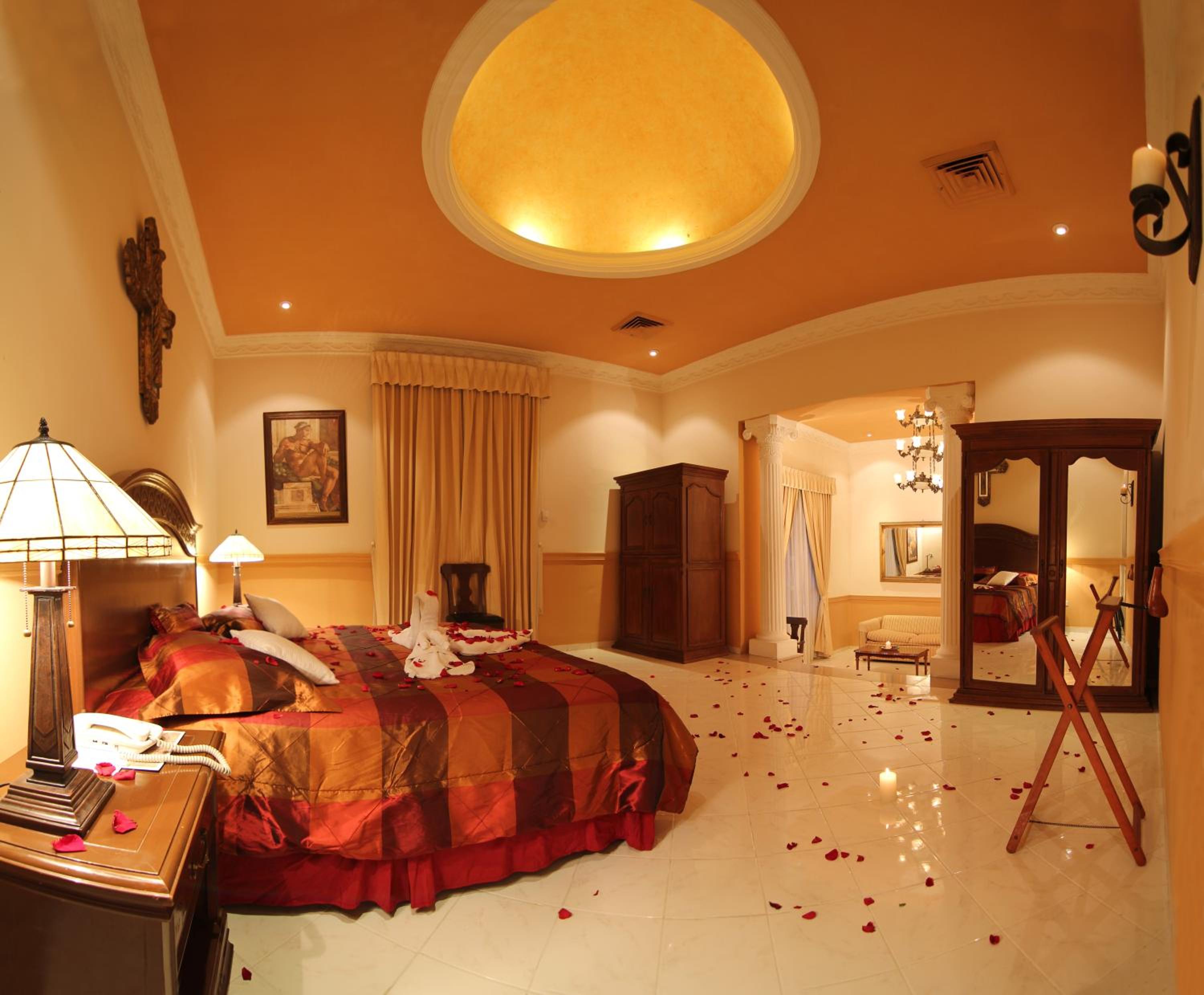 Master Suite with One King Bed & Spa Bath - Garden View - Photo 5