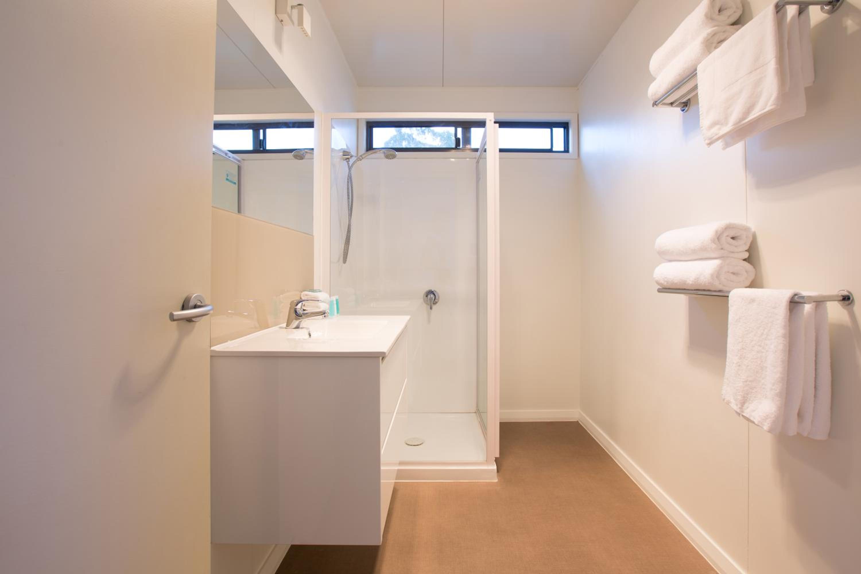 Premium Waterview Chalet - Photo 11
