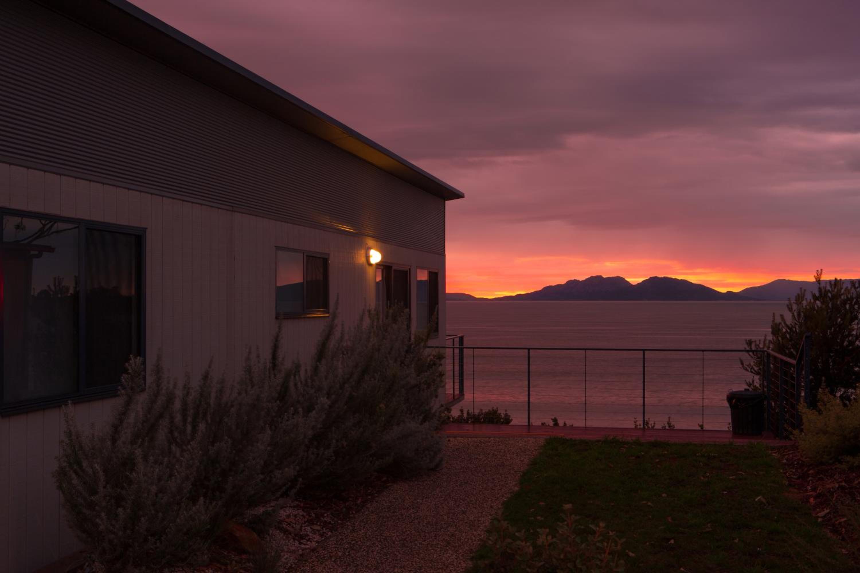 Premium Waterview Chalet - Photo 4