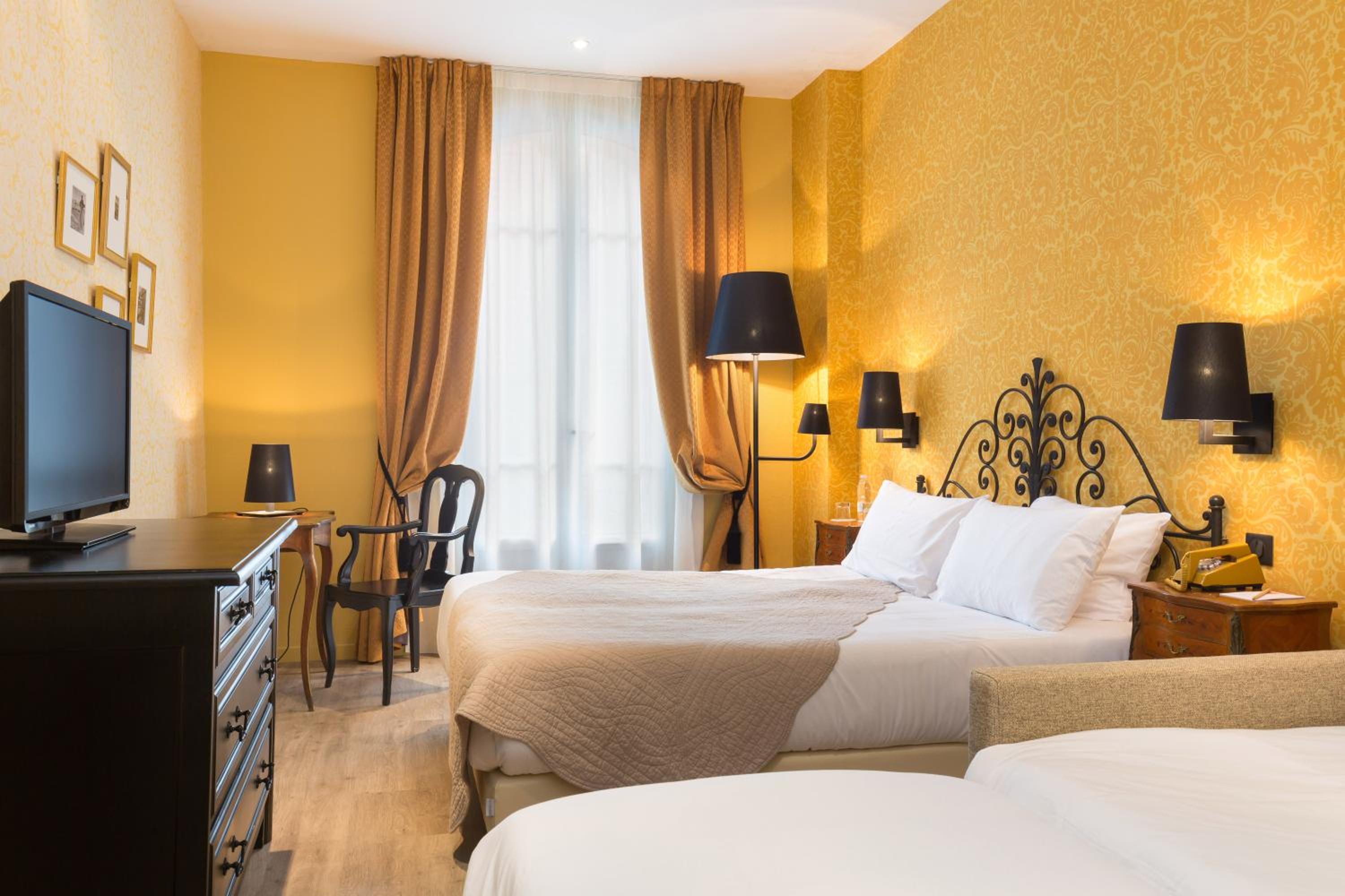 Deluxe Triple Room