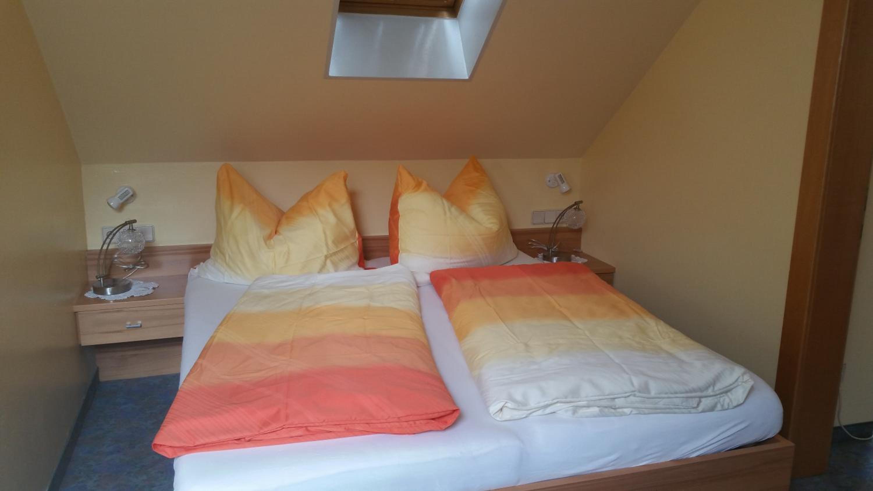 Studio Apartment - Photo 1