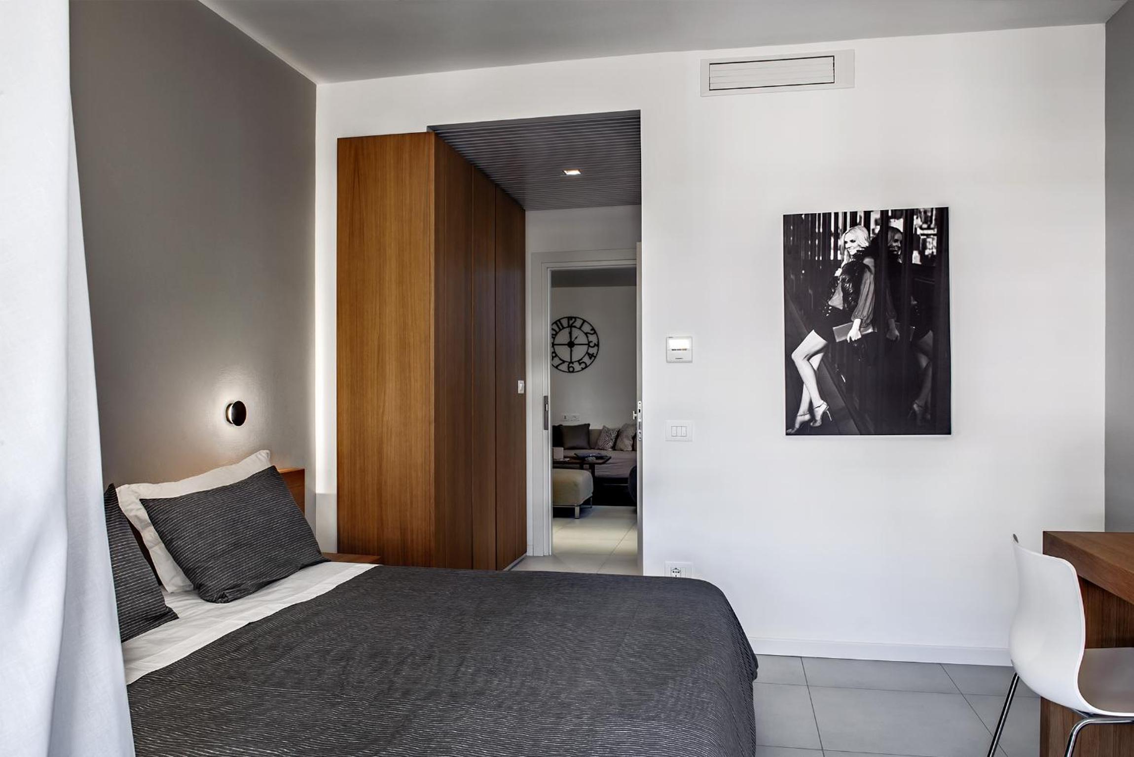 Double Room - Photo 8