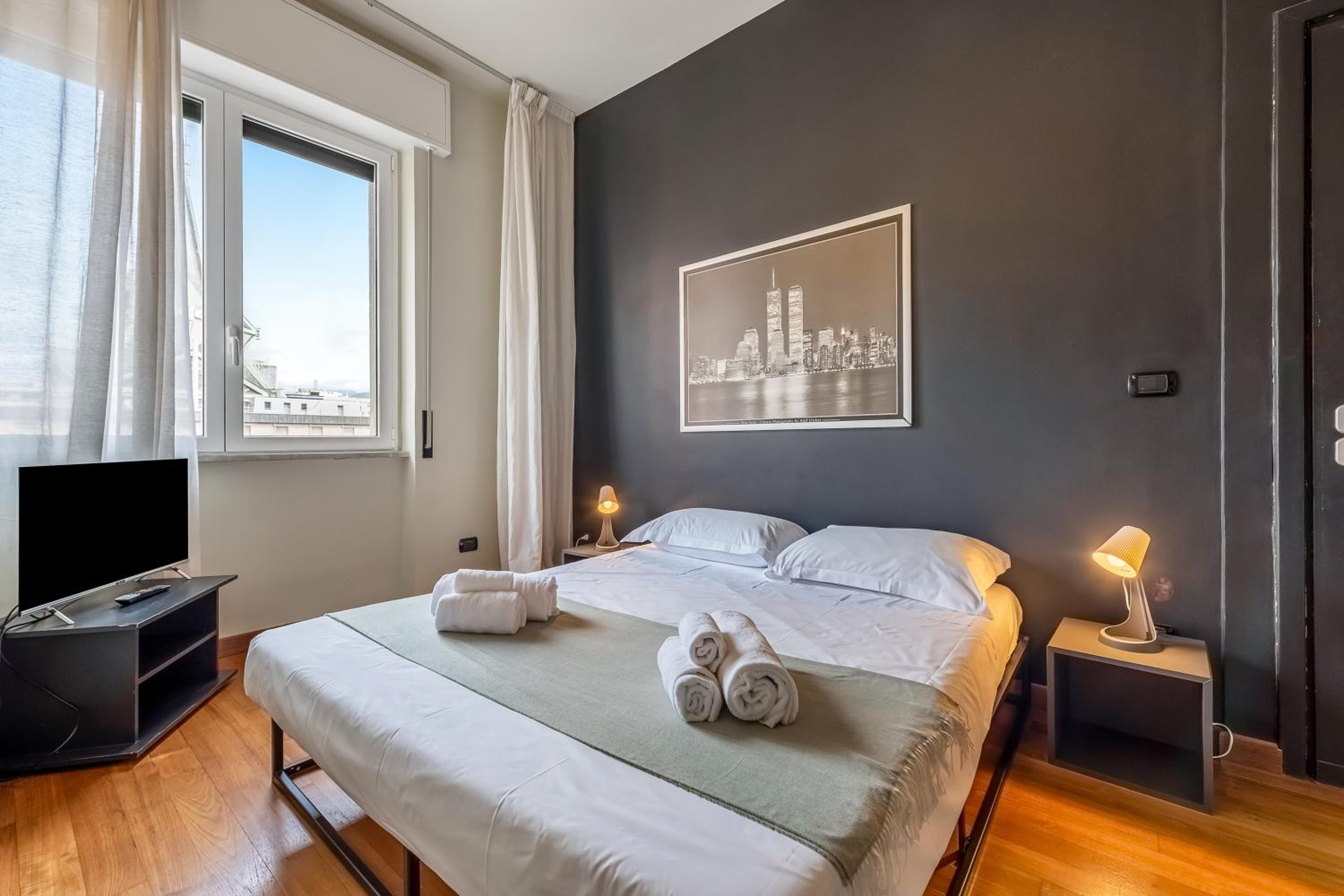 One-Bedroom Apartment with Balcony