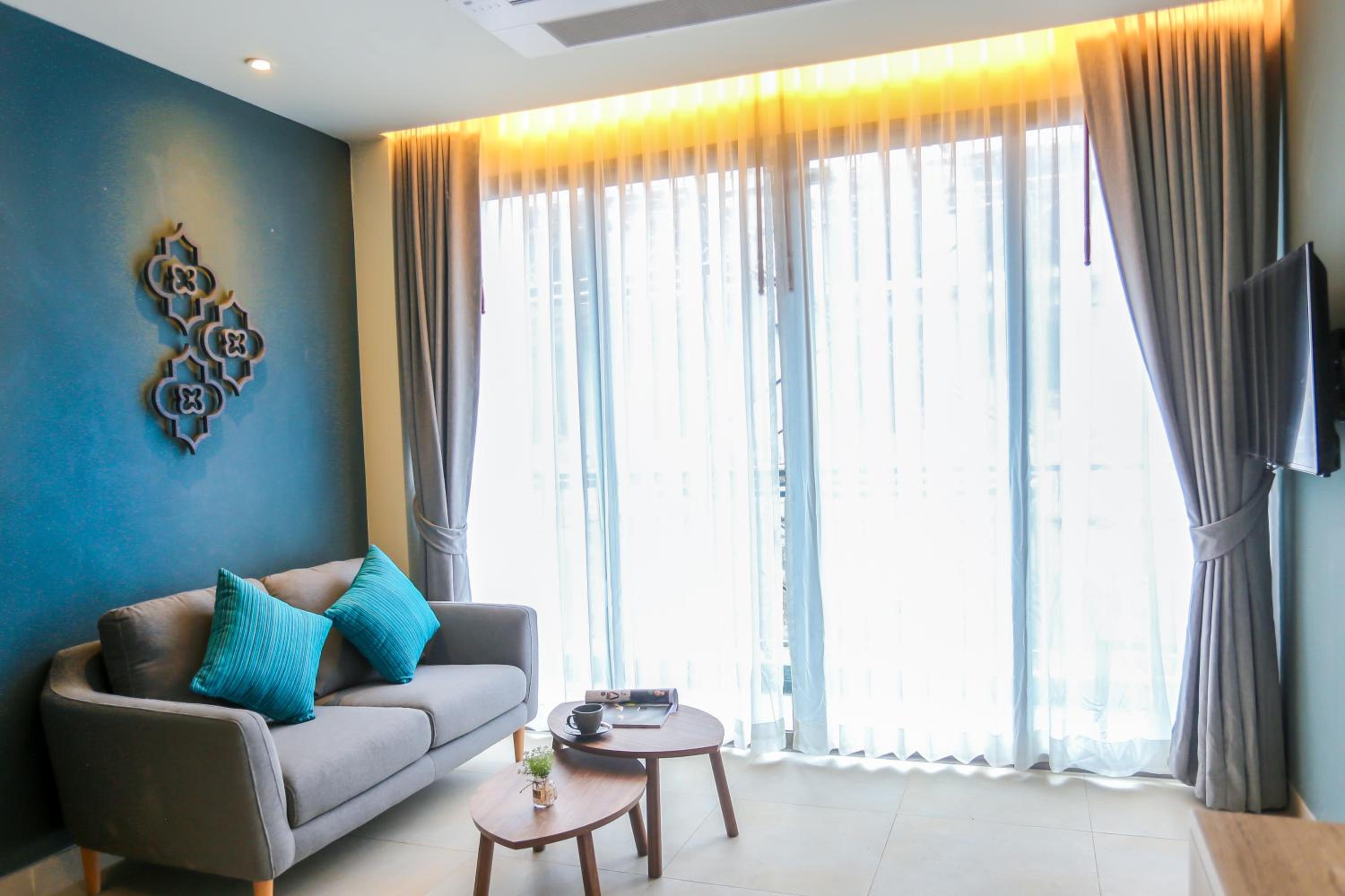One-Bedroom Suite with Pool Access