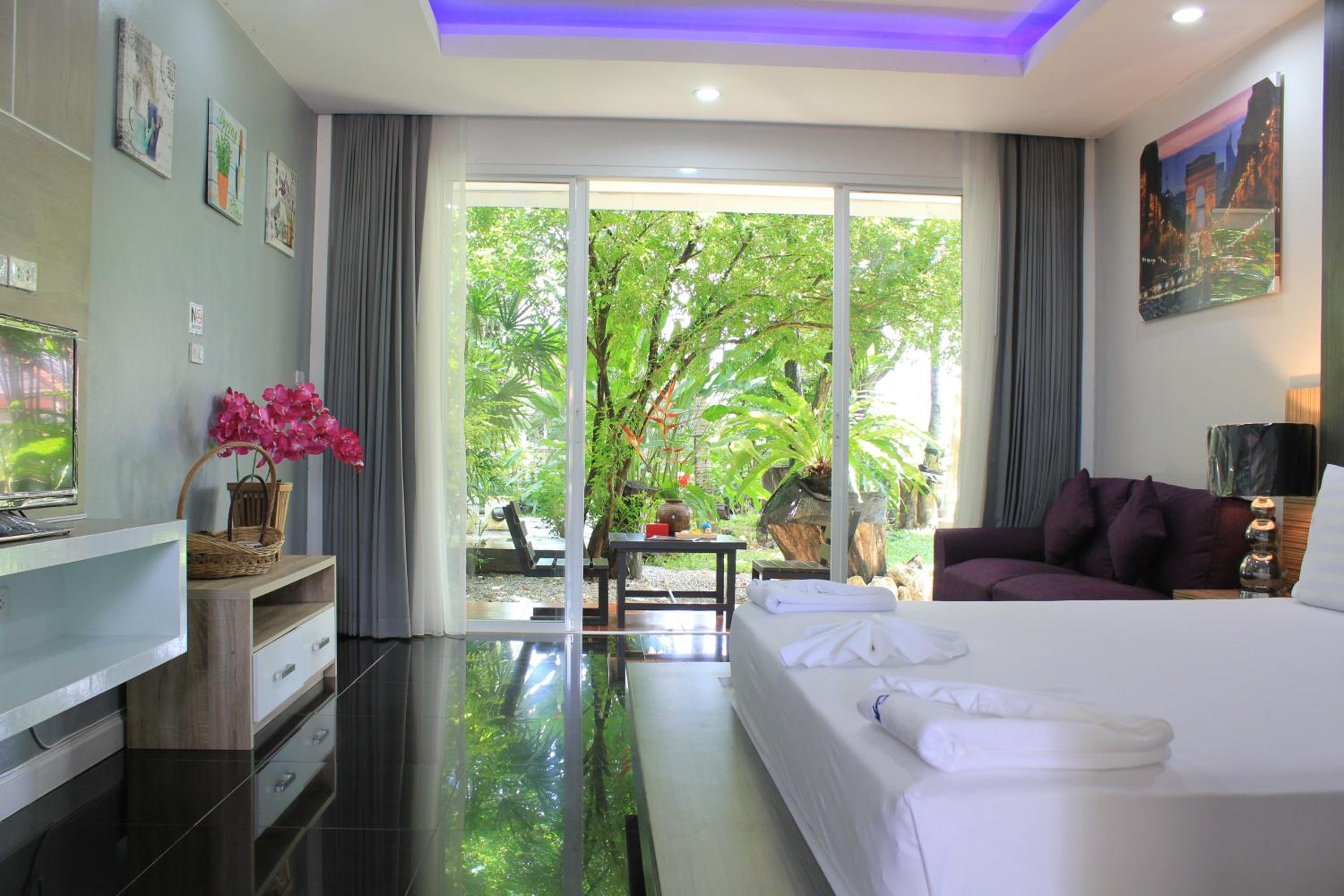 Studio with Garden View - Photo 29