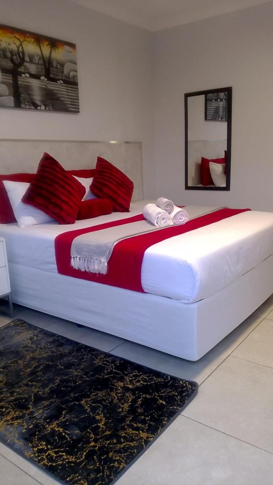 Deluxe Double Room with Balcony photo 2