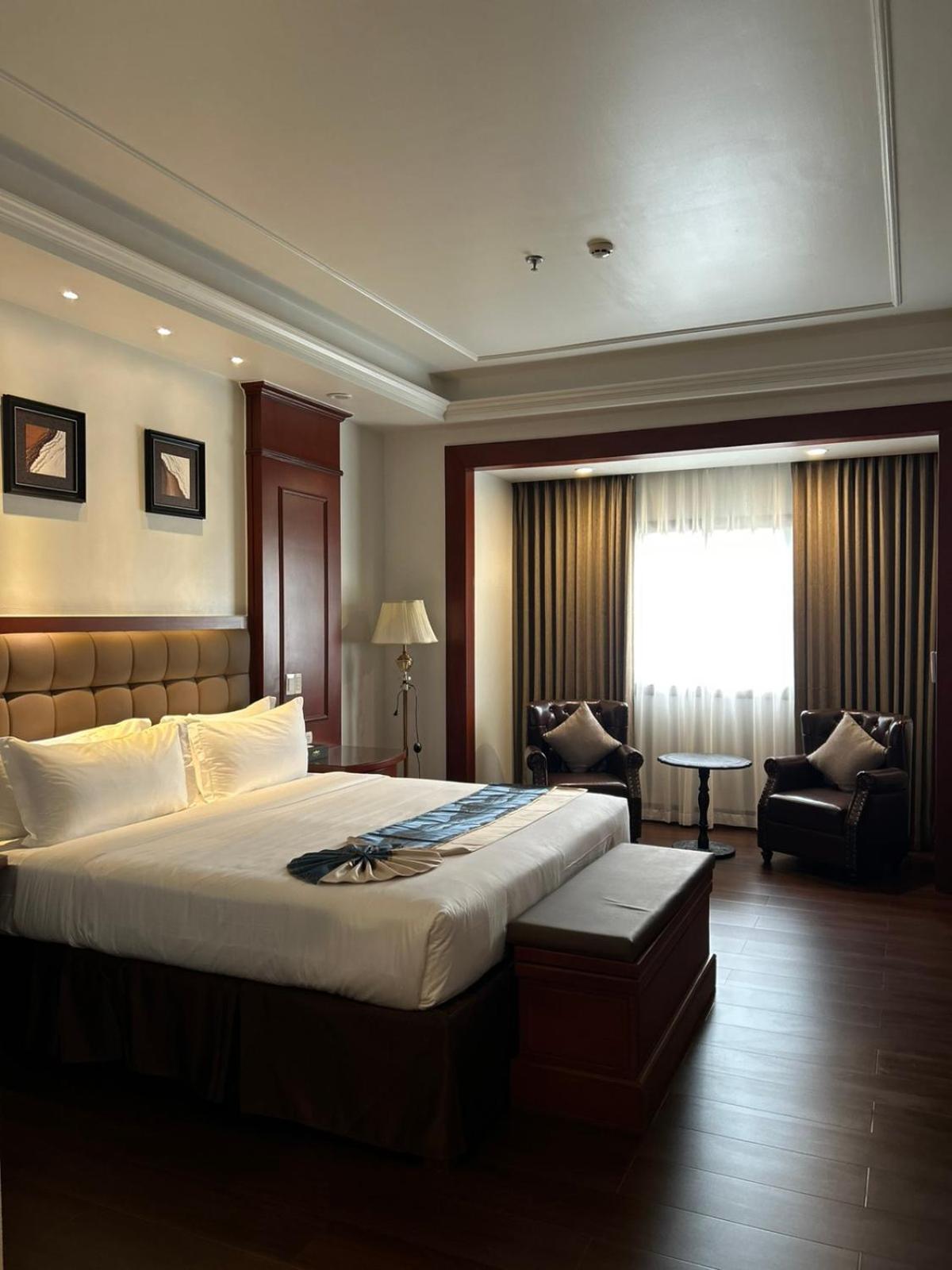 Deluxe Queen Room