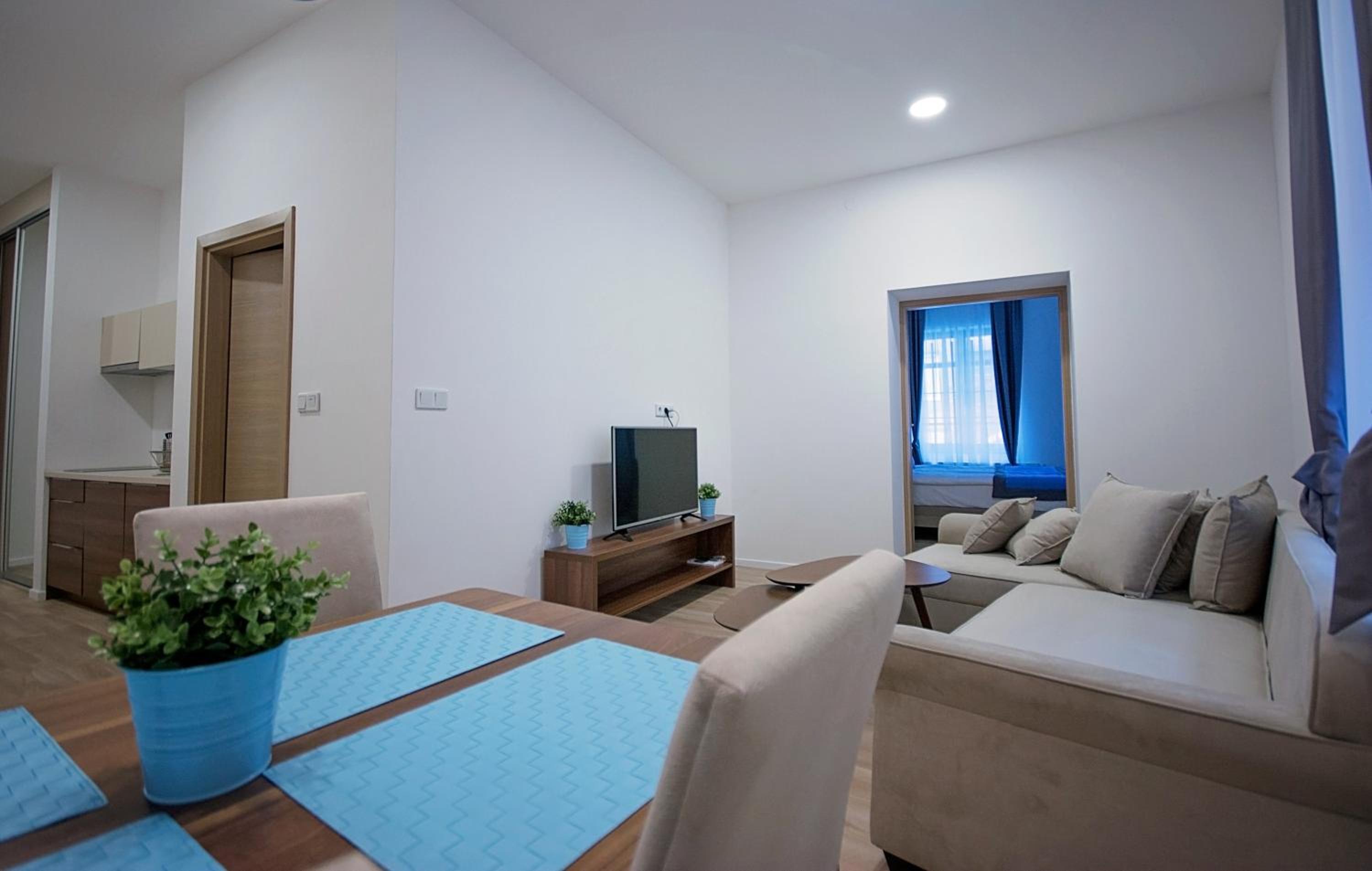 One-Bedroom Apartment - Photo 7