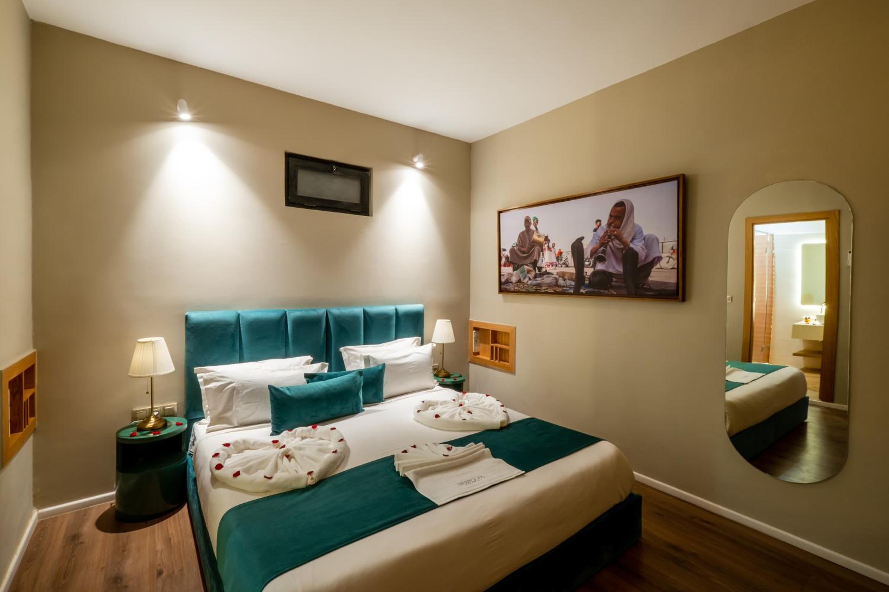 Deluxe Double or Twin Room - Photo 5