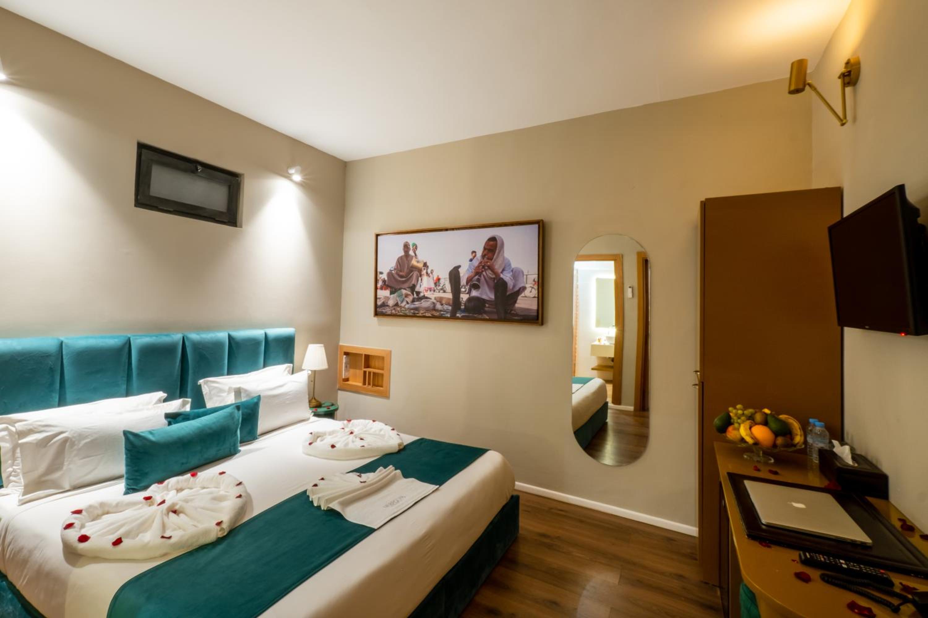 Deluxe Double or Twin Room - Photo 4