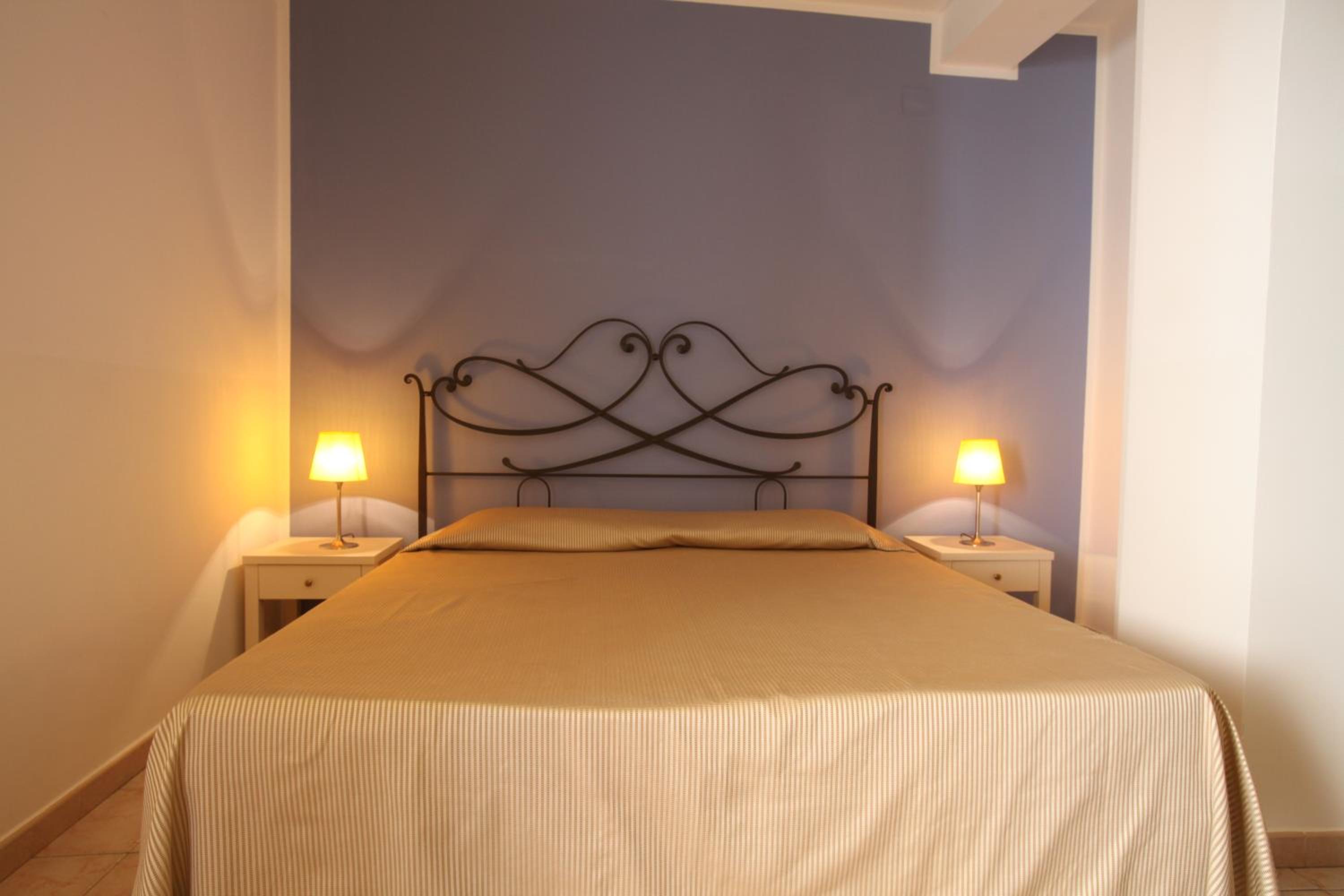 Double Room with Sea View - Photo 3