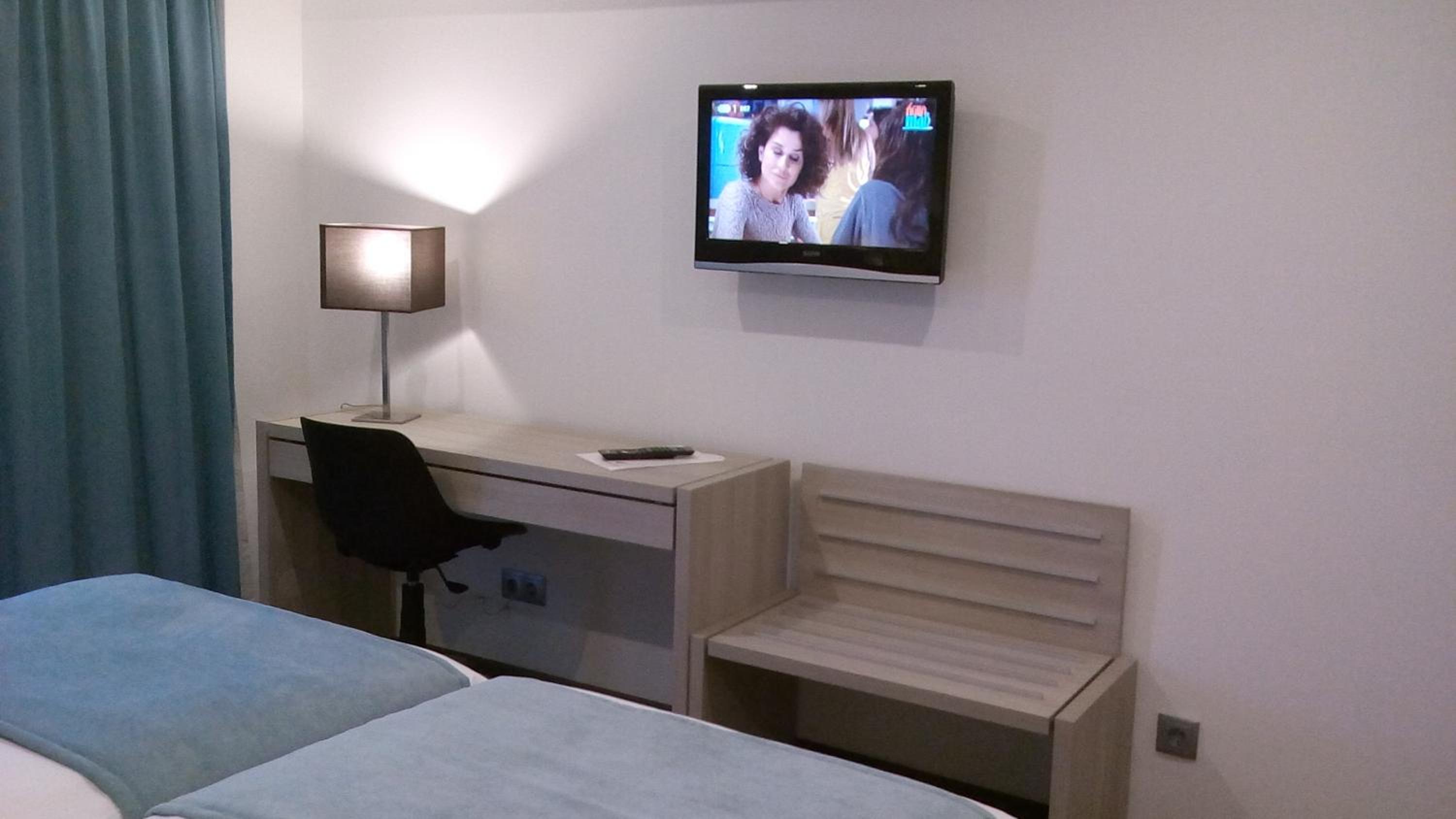 Executive Twin Room - Photo 3