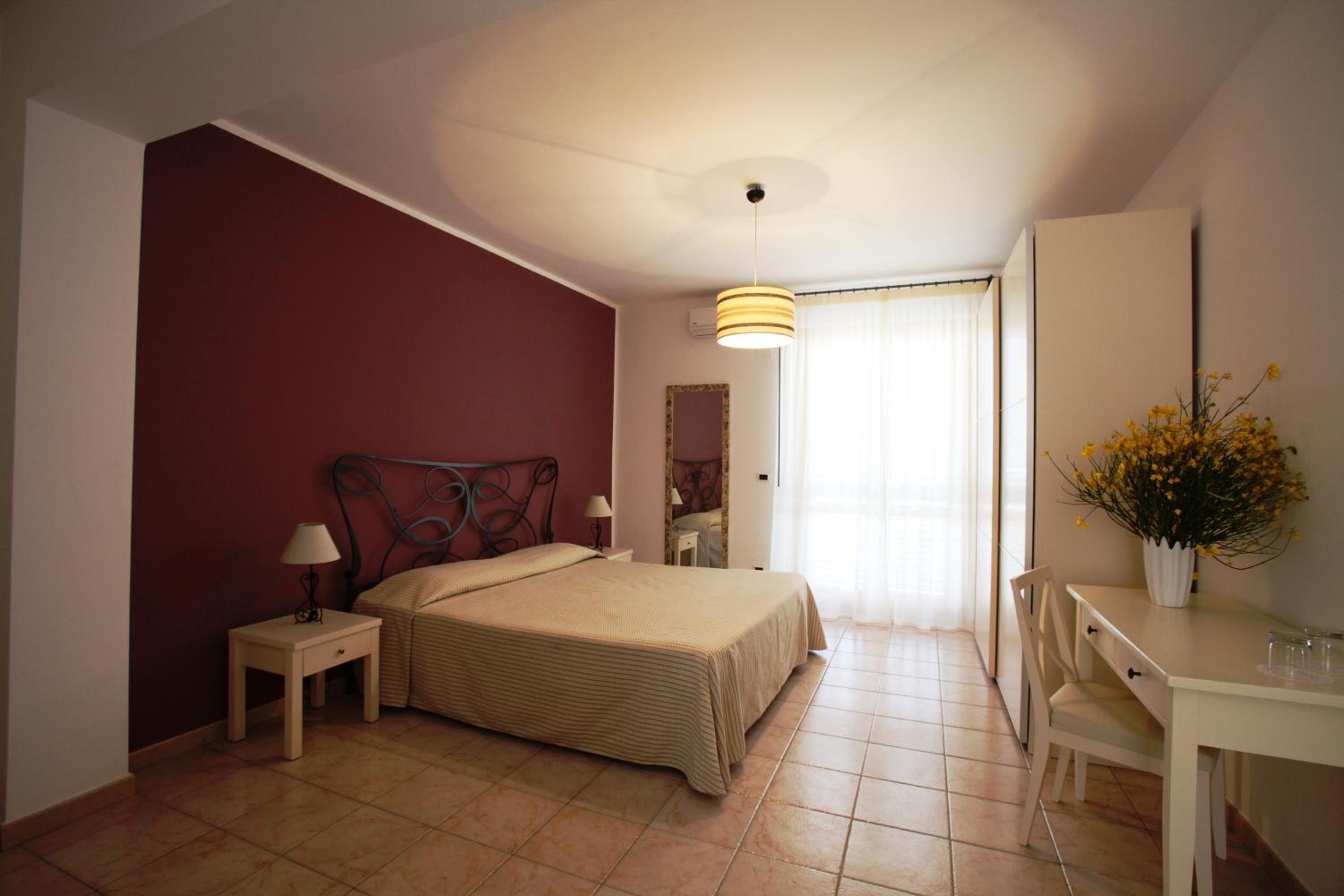 Triple Room with Sea Side View - Photo 1