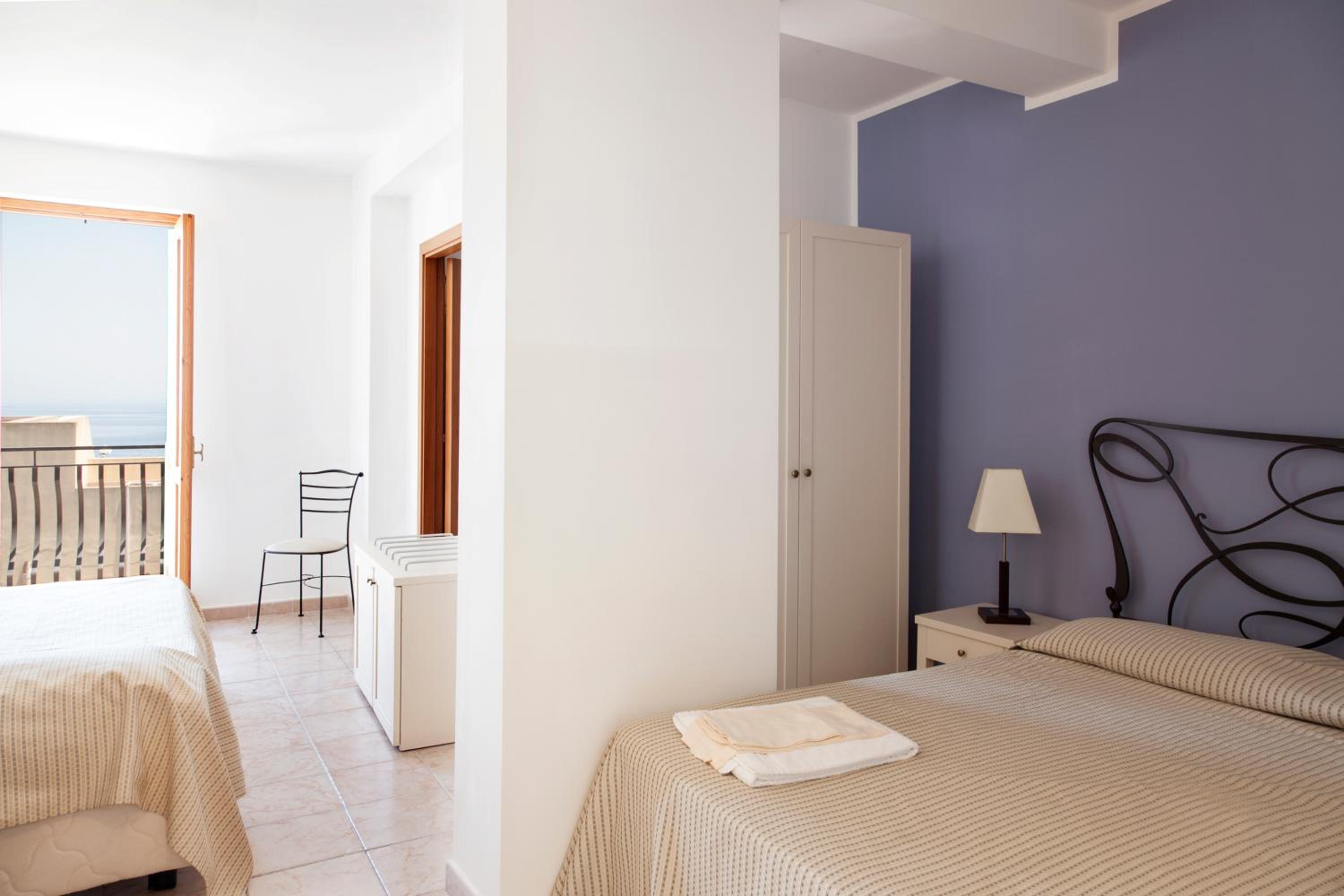 Double Room with Sea View - Photo 4