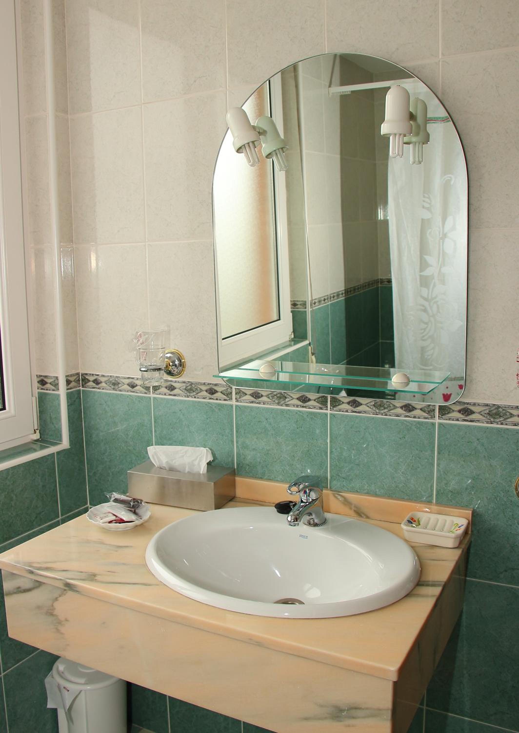 Standard Double Room - Photo 5
