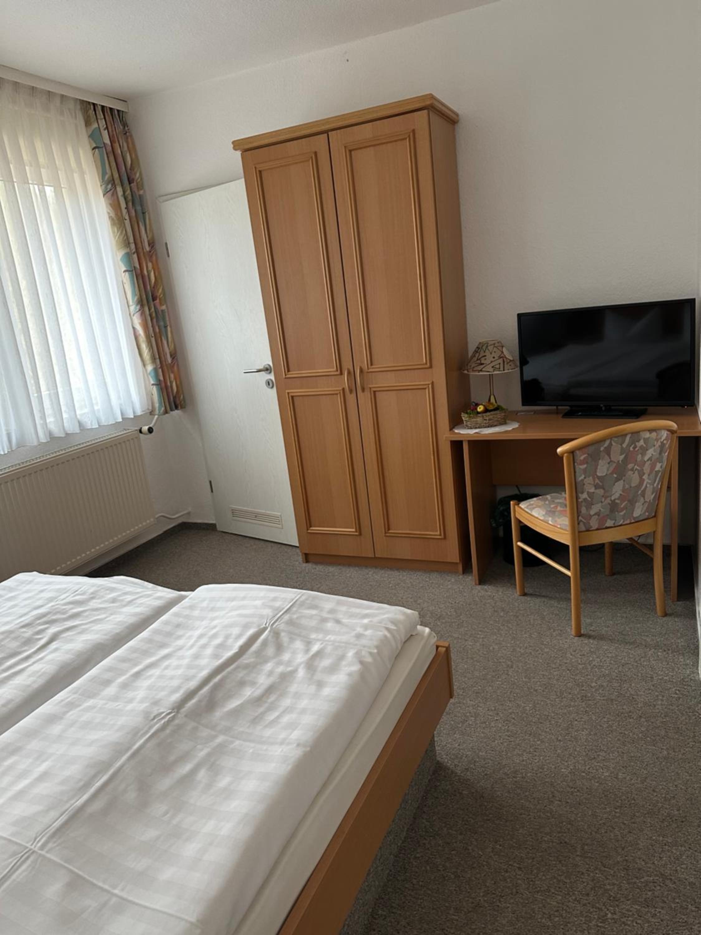 Economy Double Room photo 2