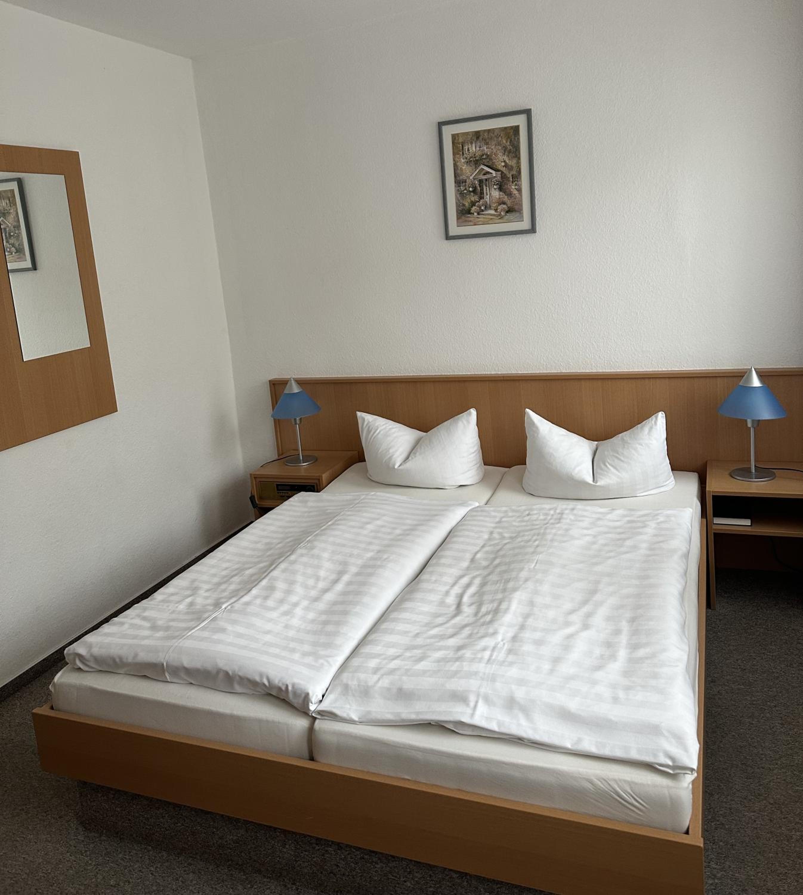 Economy Double Room photo 3
