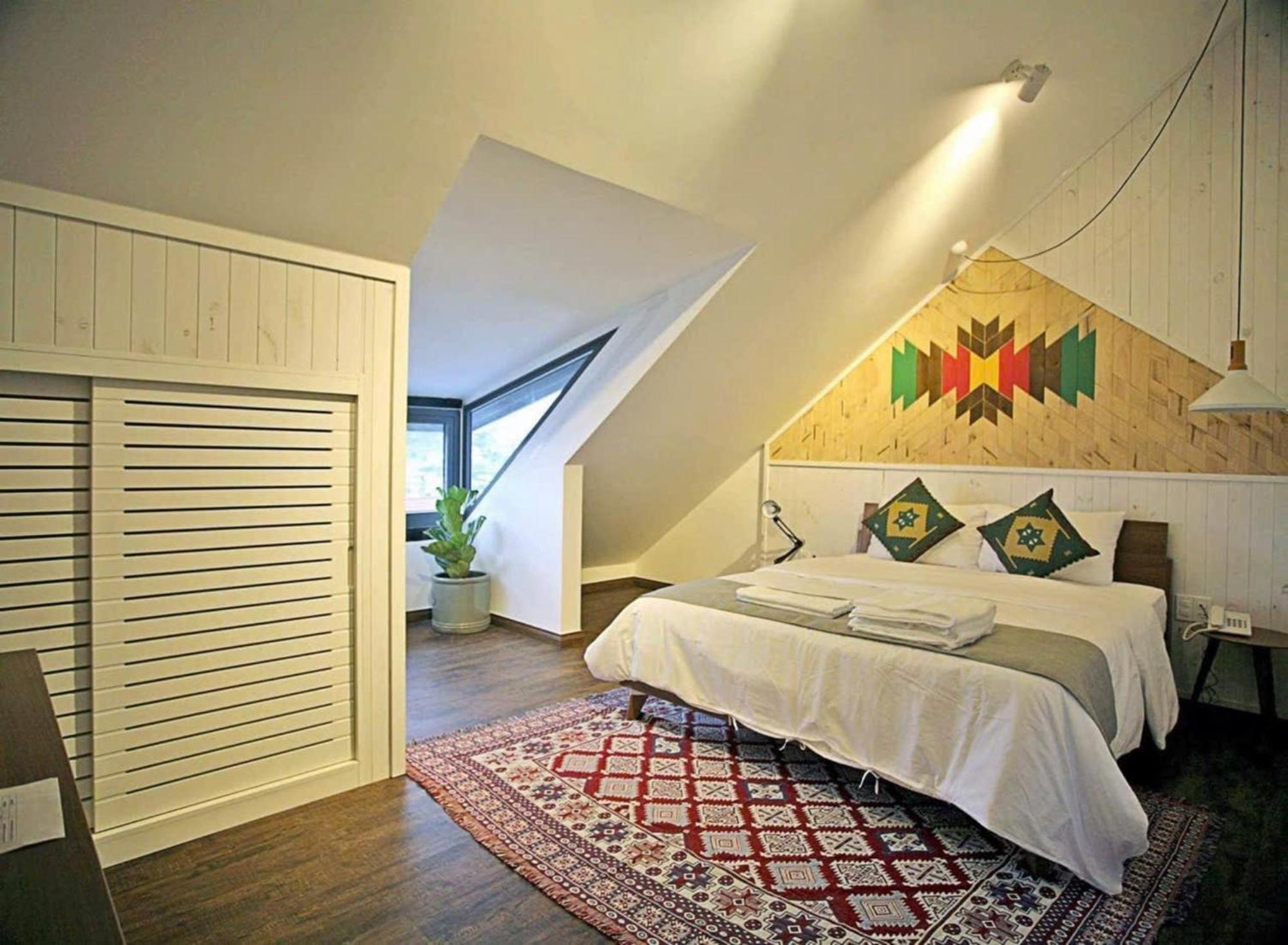 Deluxe Queen Room