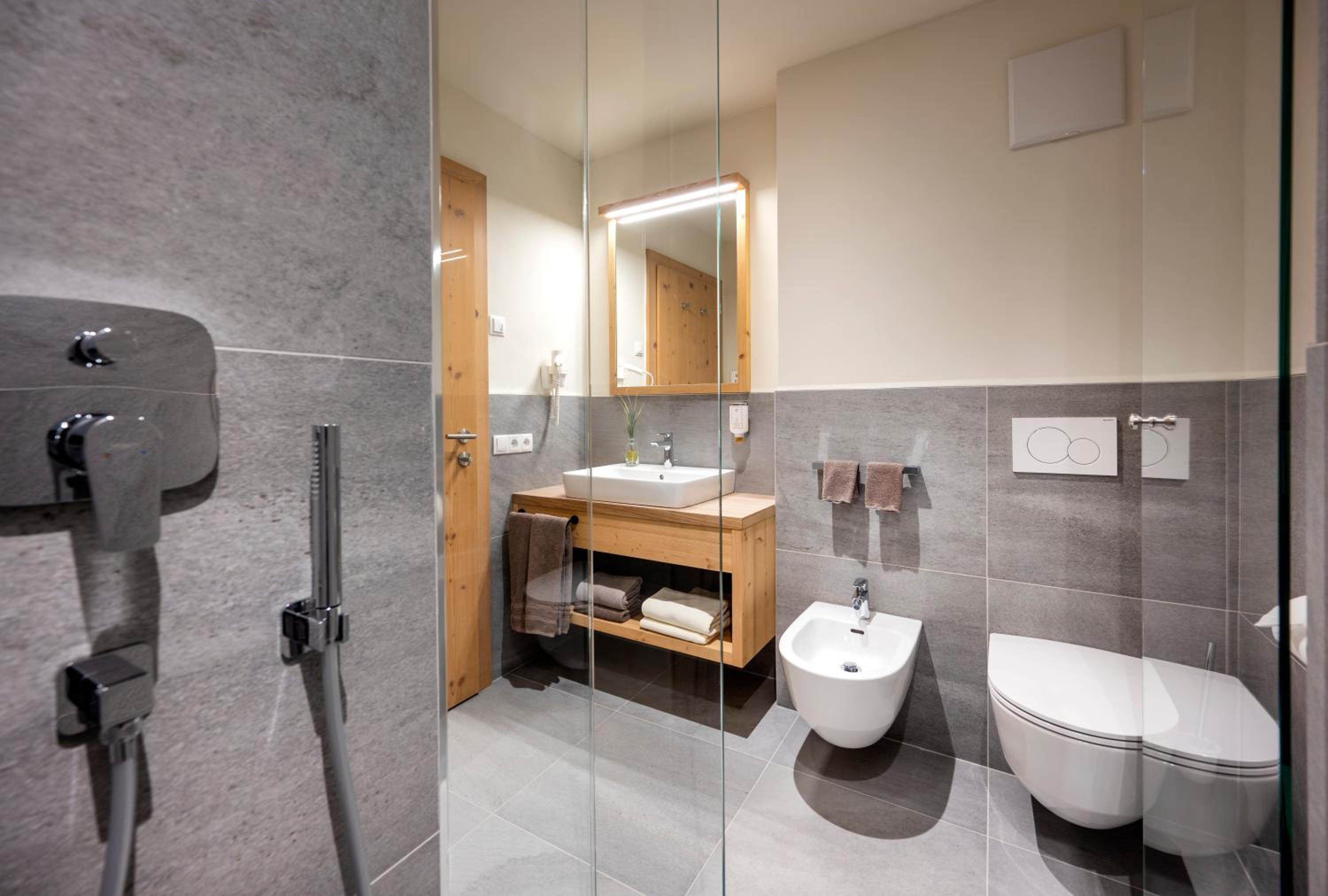 Deluxe Double Room with Balcony photo 1