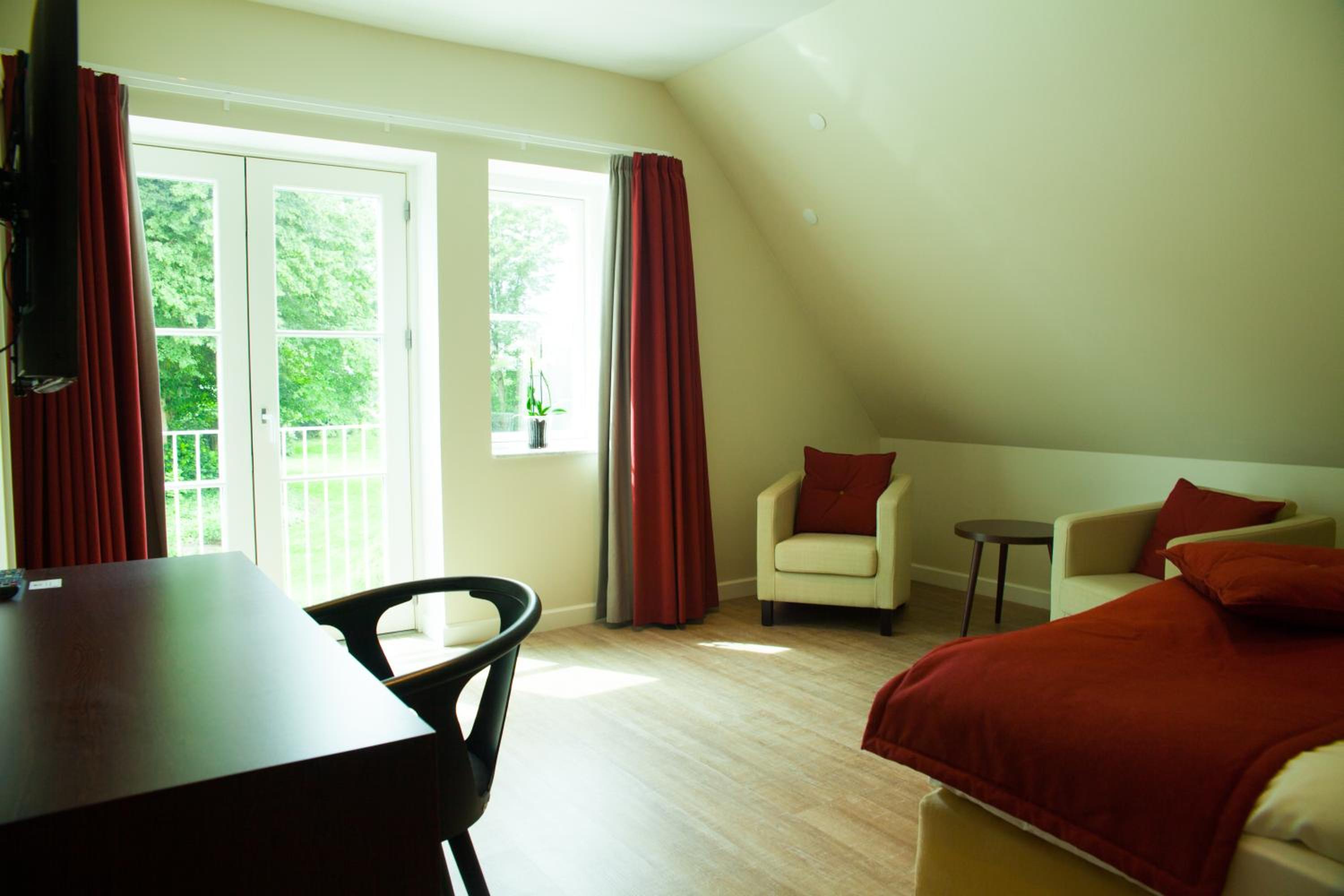 Superior Double or Twin Room with Spa Bath - Photo 3