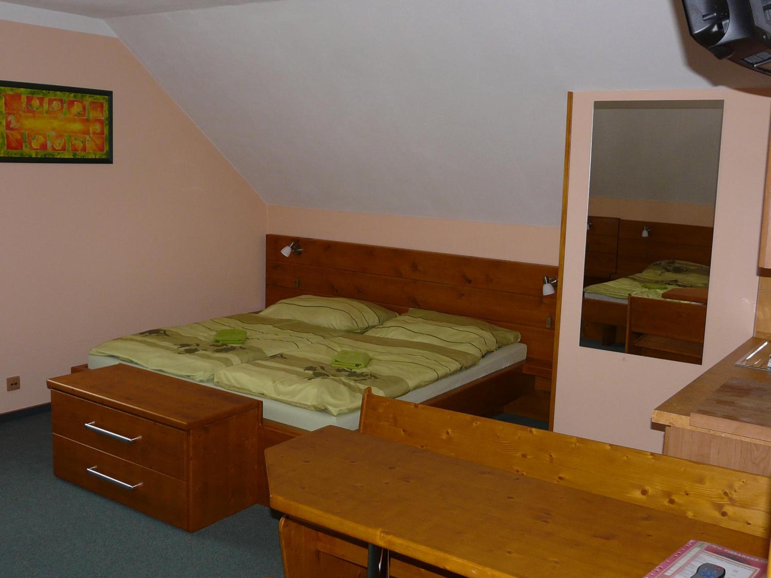 Queen Room photo 3