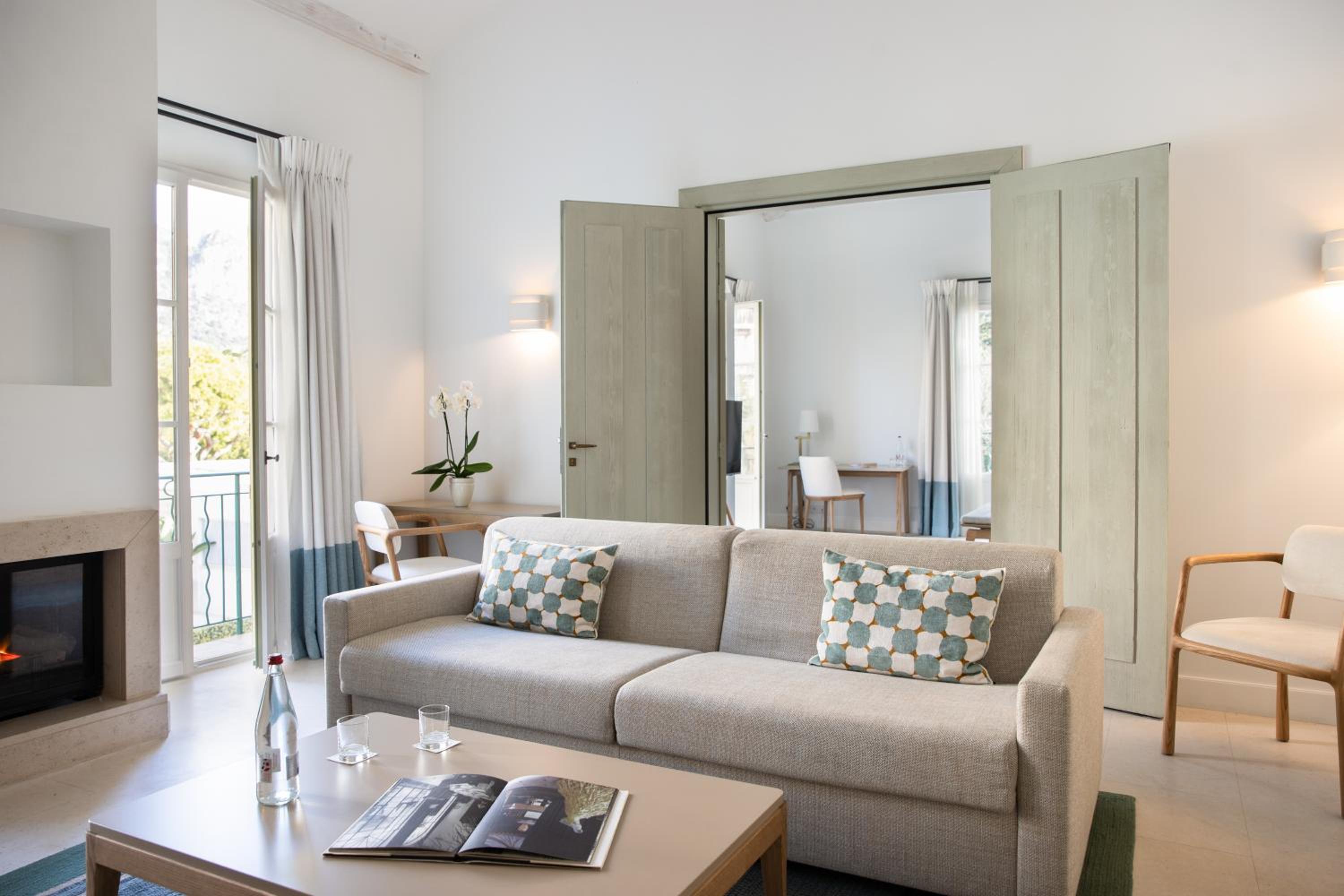 Suite with Pool View