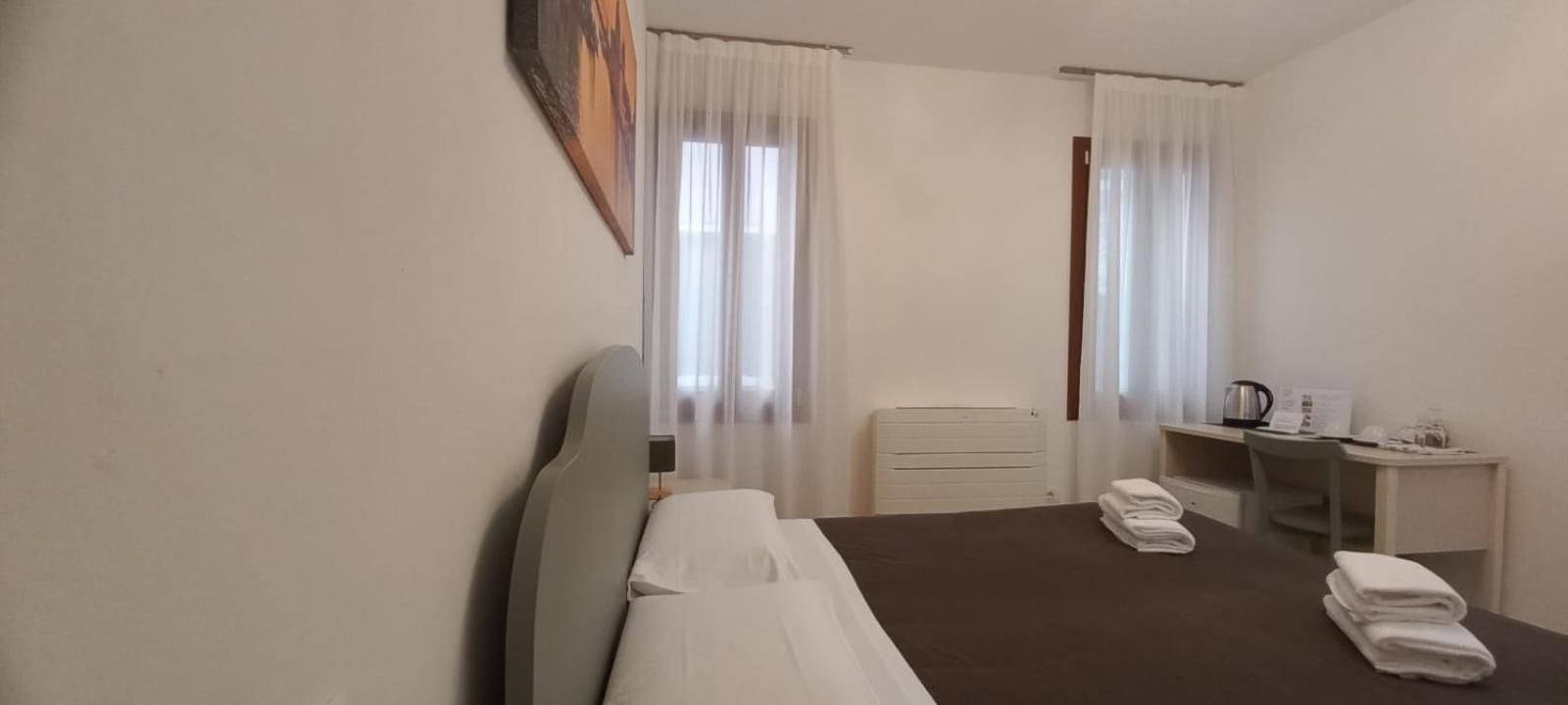 Double Room with Private Bathroom photo 3