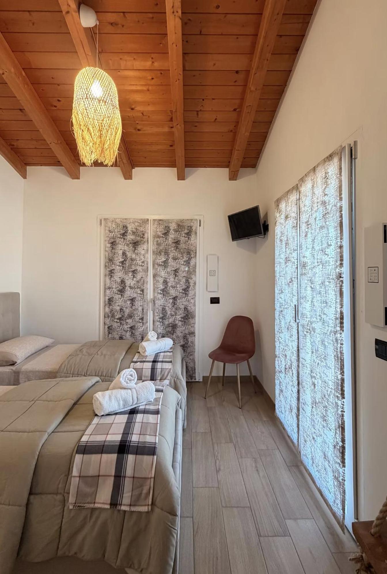 Deluxe Twin Room photo 2