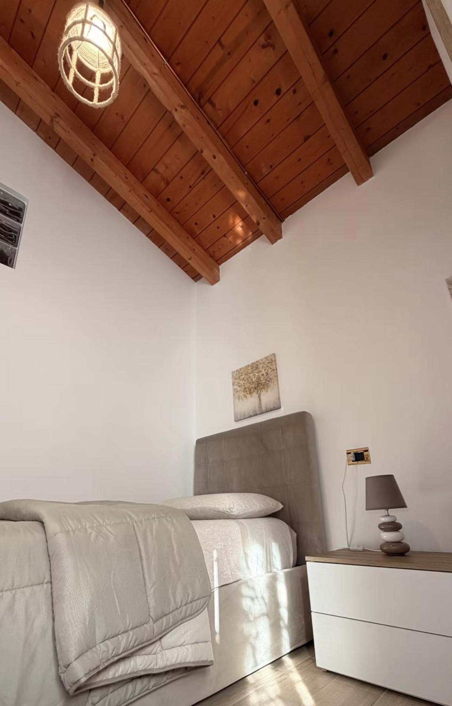 Single Room with Private Bathroom photo 3