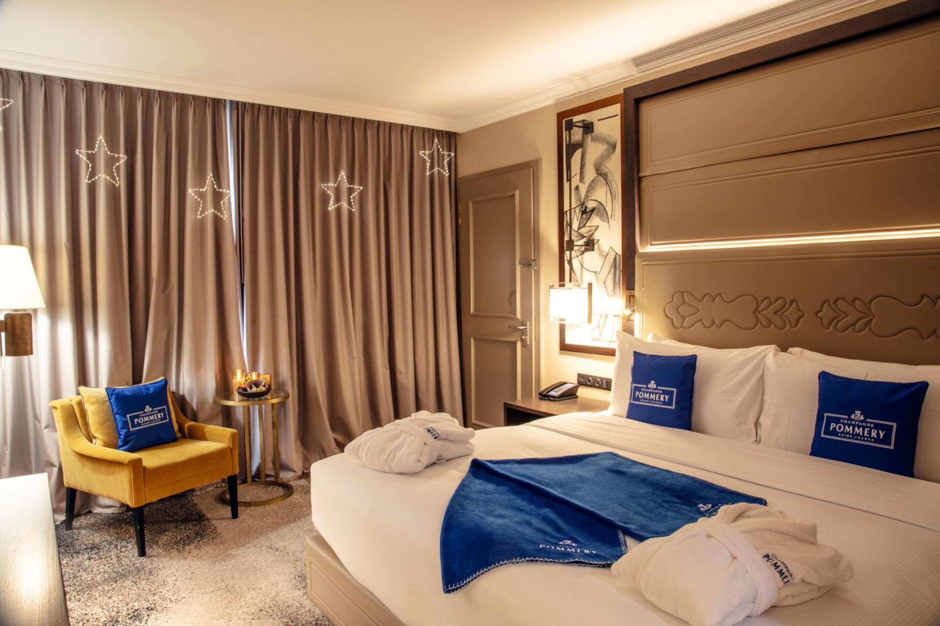 Pommery Christmas Themed Suite