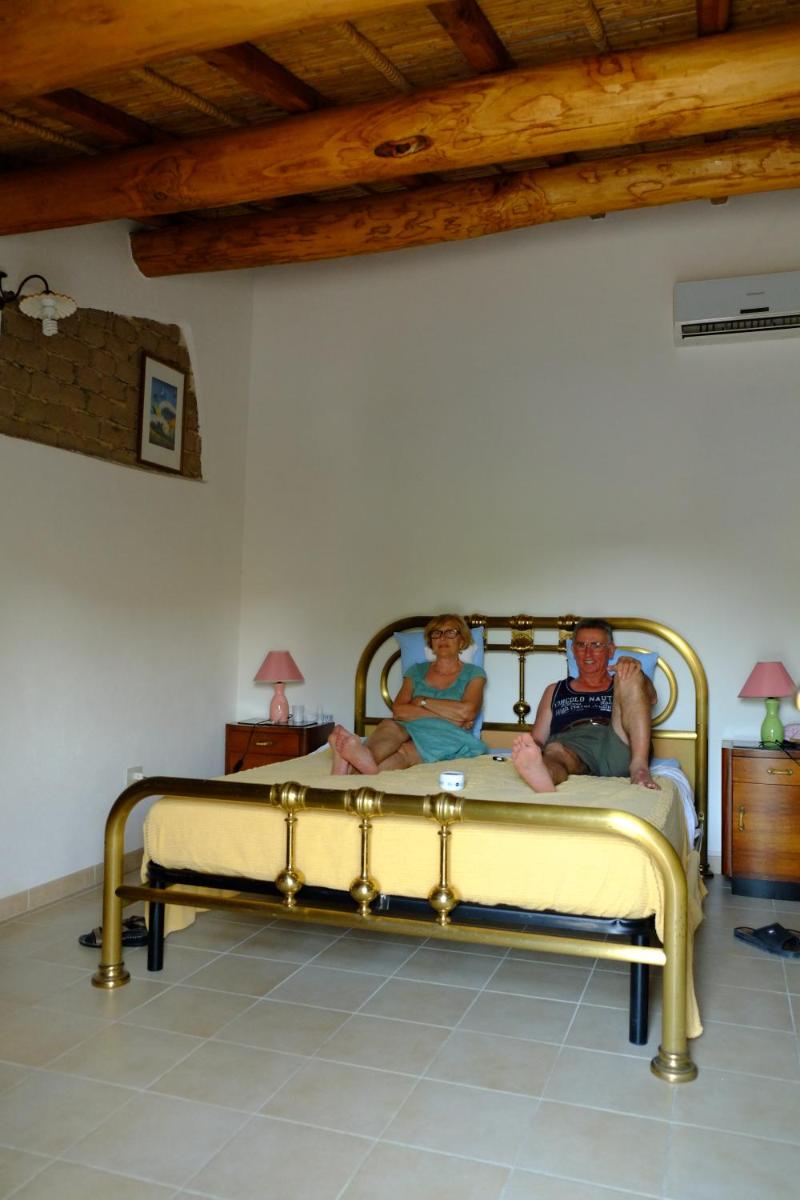 Twin Room with Bathroom photo 2