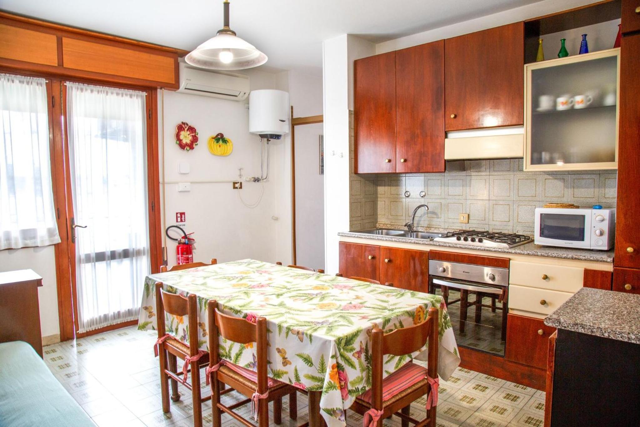 Apartment photo 2