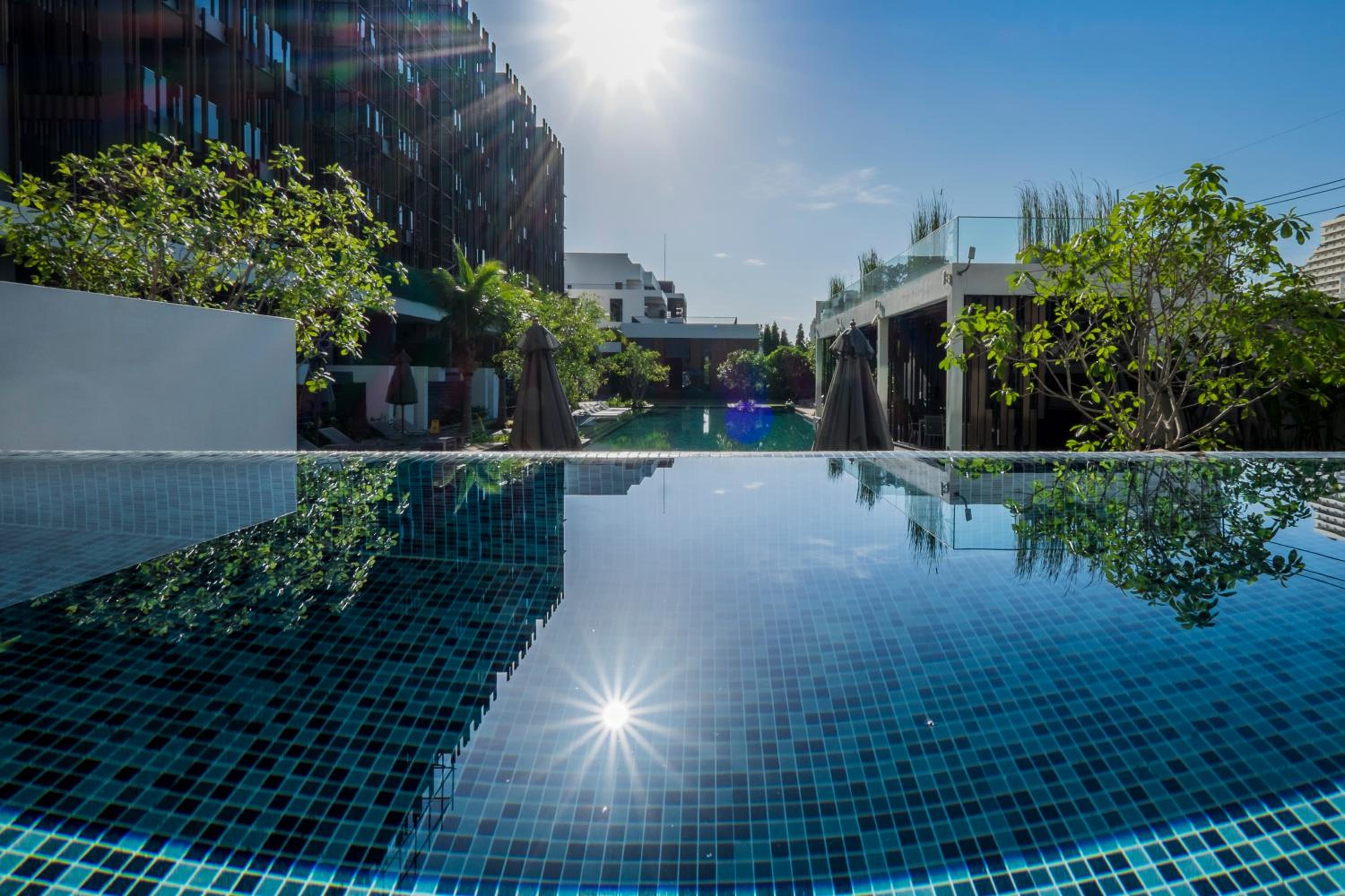 Suite Pool Access - Photo 2
